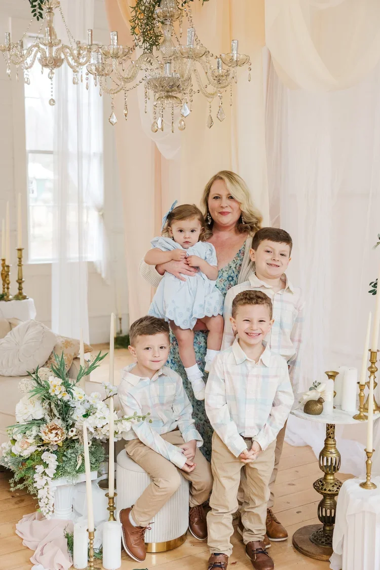 Mother’s Day Photo Sessions at The Chippy Chapel