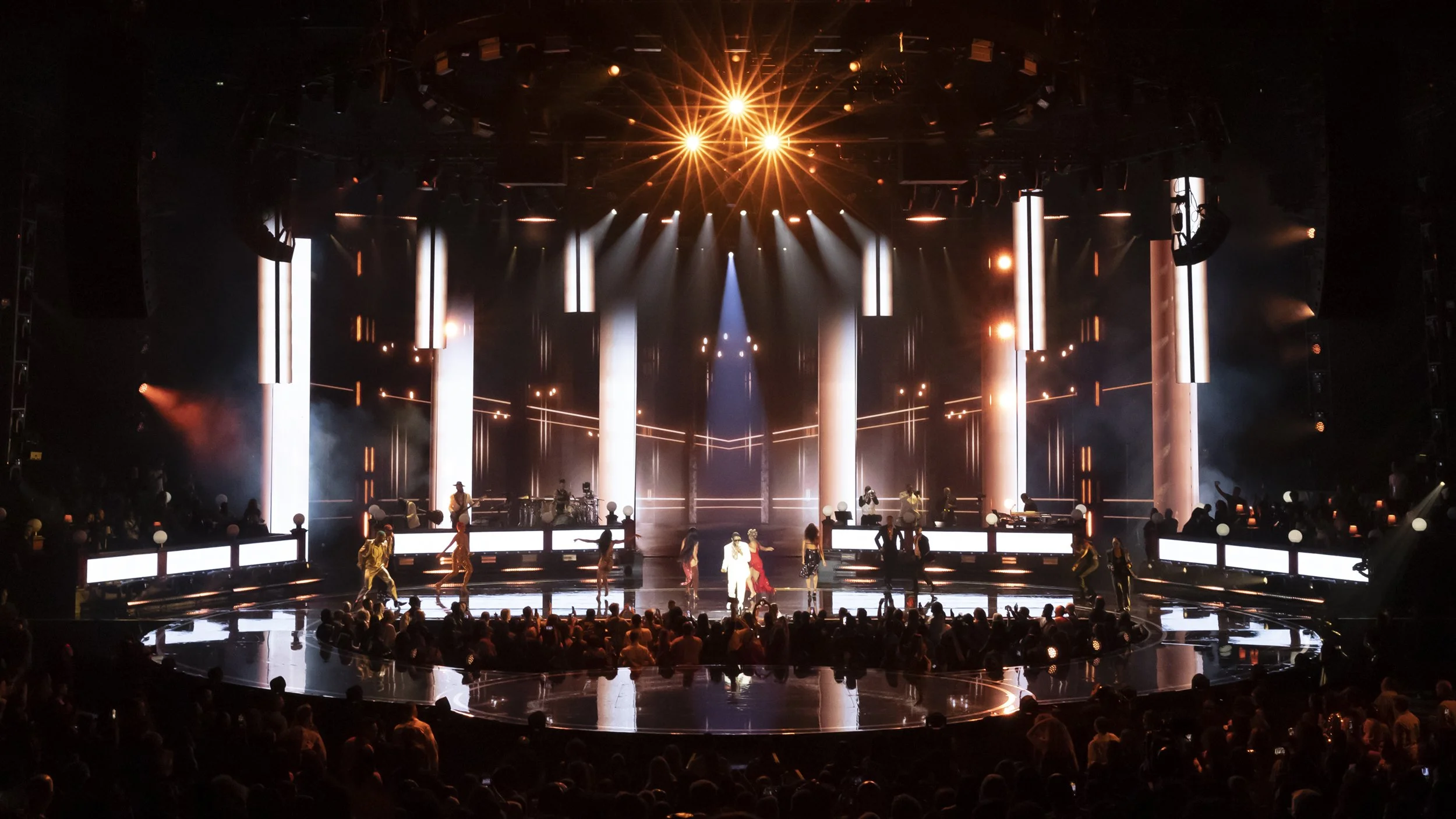 usher . rendezvous à paris . 2023