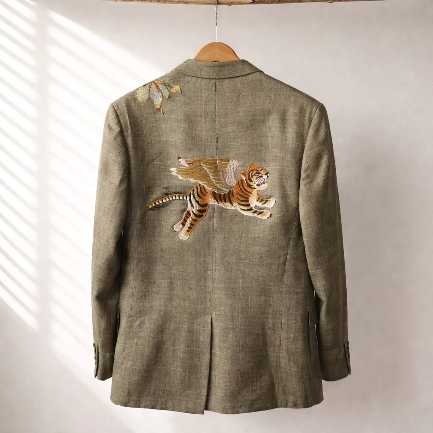 Newest custom order --> Classy with a little softness and a lot of attitude.

Join us April 3 for the opportunity to create your own one of a kind design. Link in bio.

#vintagesoul #oneofakindblazers #upcycledfashion #customorder