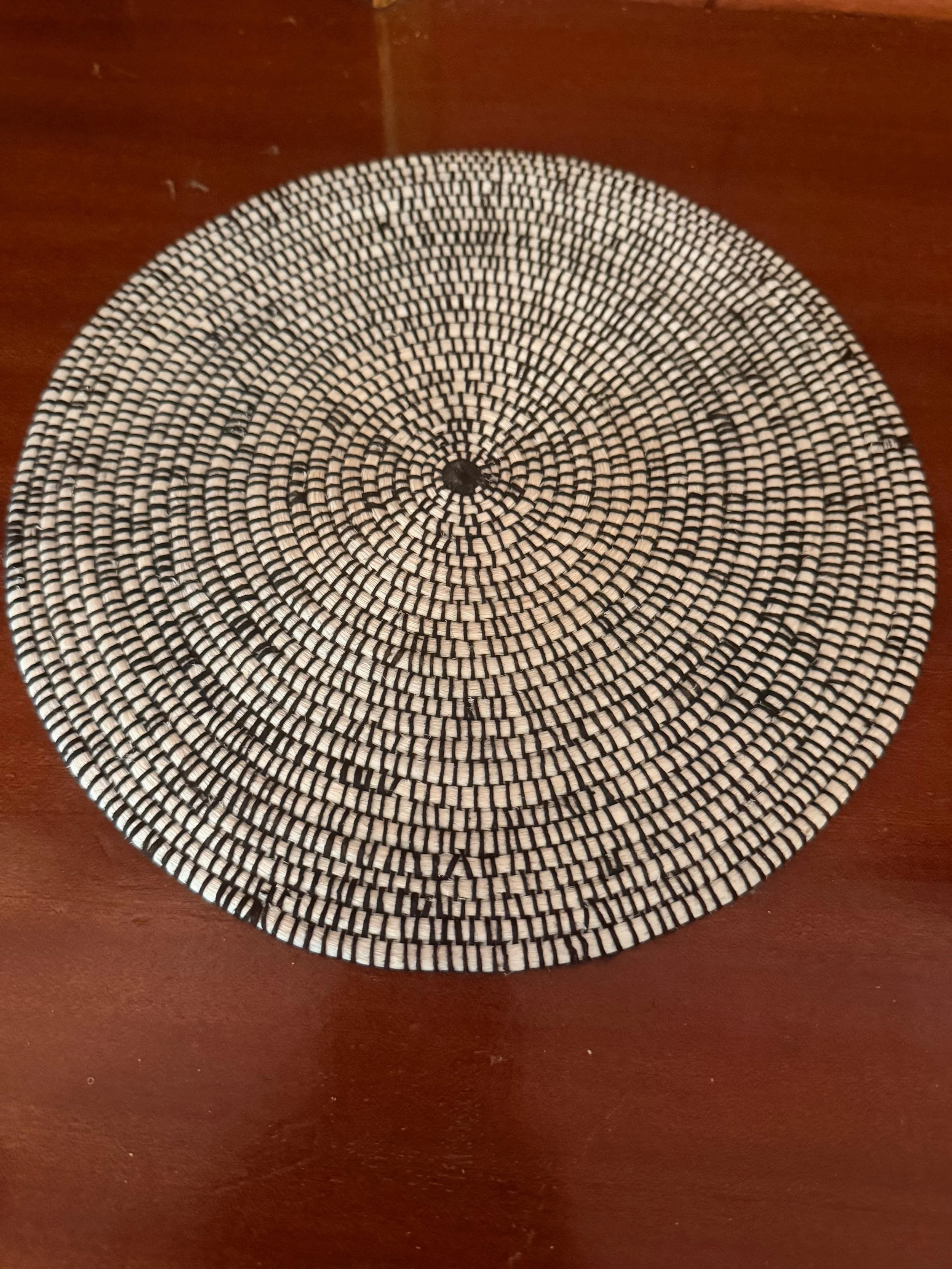 Sisal Placemat Set (4) Black & Natural Concentric