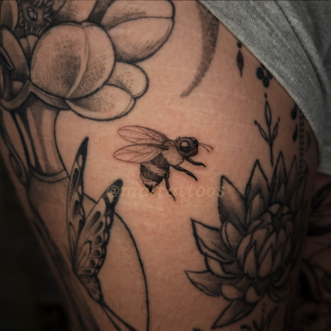 maltattoos mal miyares cute small bumblebee bee illustrative black and grey tattoo fineline