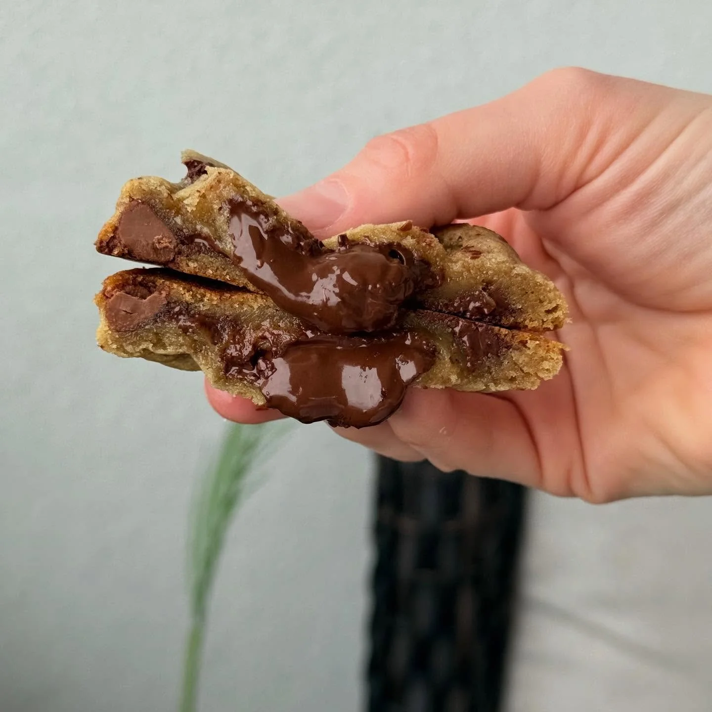 Brown Butter Chocolate Cookie
Nutty brown butter dough, pools of melted chocolate, crisp edges &amp; a soft center.
Made to order. Always baked fresh.

#cremesociety #brownbuttercookie #losangelesdesserts #freshbakedcookies #luxurycookies
