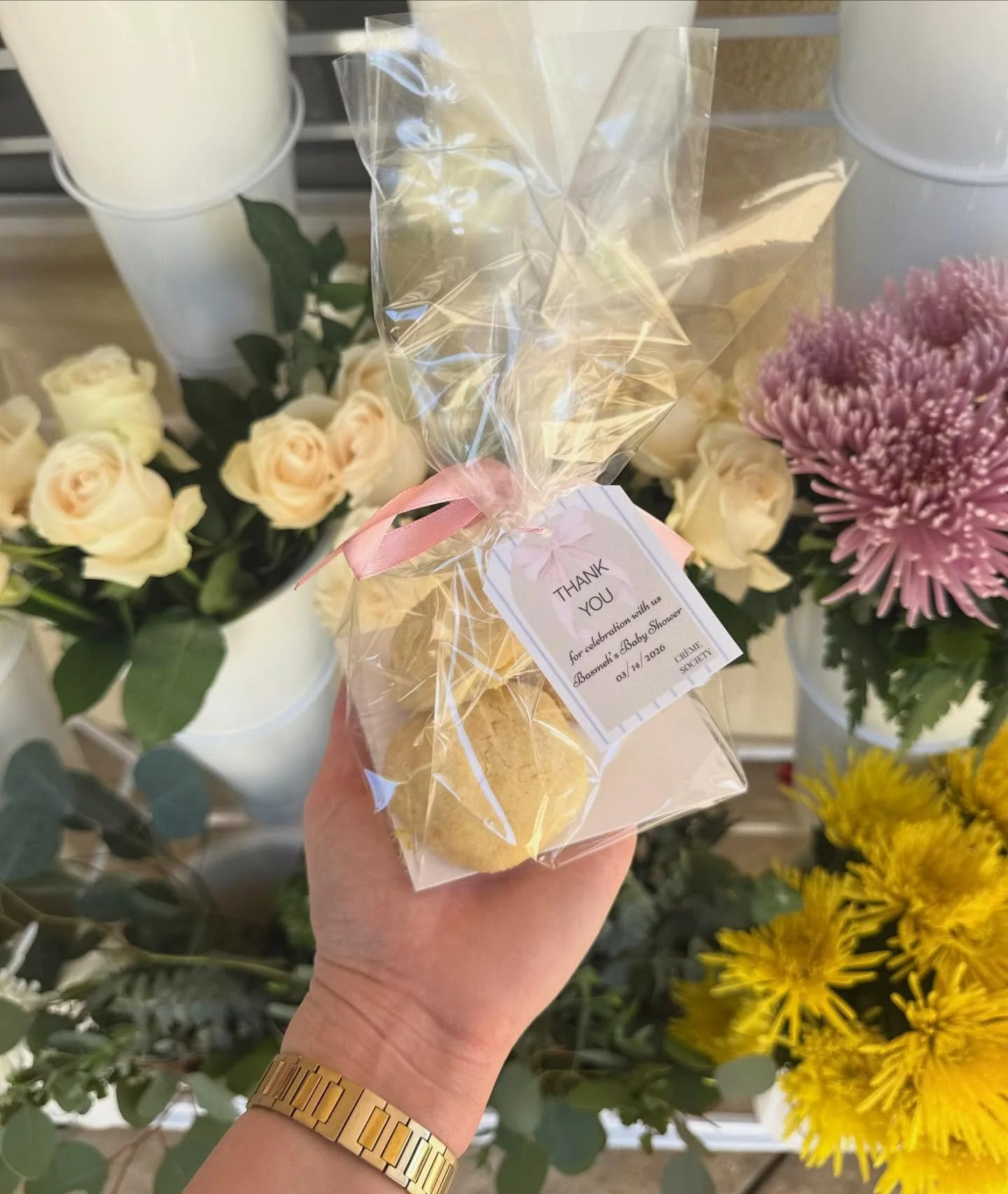 Flowers and cookies&hellip; my favorite combination 💗
📍Los Angeles, CA

#losangelesdesserts
#losangelescookies
#lafoodie
#cookiegift
#cookiesofinstagram