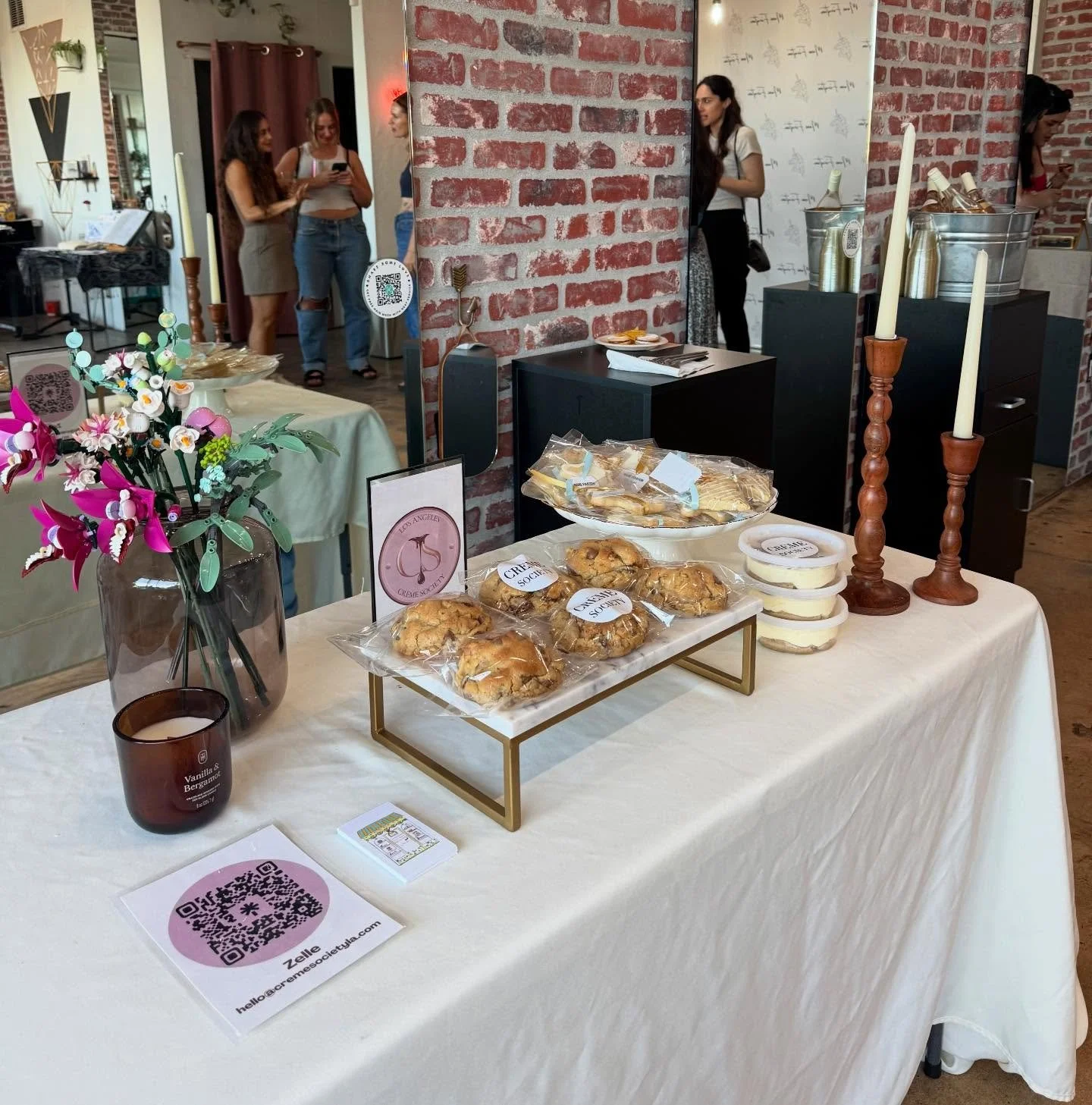 A little corner of Cr&egrave;me Society 🤍
handmade, fresh, and made to be remembered.

from cookies to tiramisu cups&hellip;
every detail is intentional ✨

 #ladesserts #losangelesfoodie #luxurydesserts #desserttable #beverlyhillsvibes