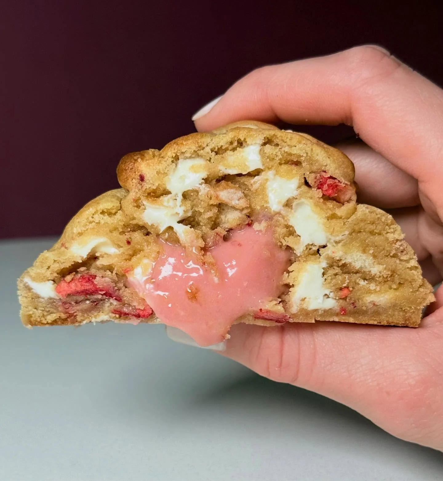 Strawberry Melt 🍓

golden outside, soft center&hellip; and that creamy strawberry core that melts the second you break it open.

sweet, slightly tangy, and impossible to stop at one.

⸻

📍Los Angeles | DM to order

#strawberrydessert #losangelesfoo