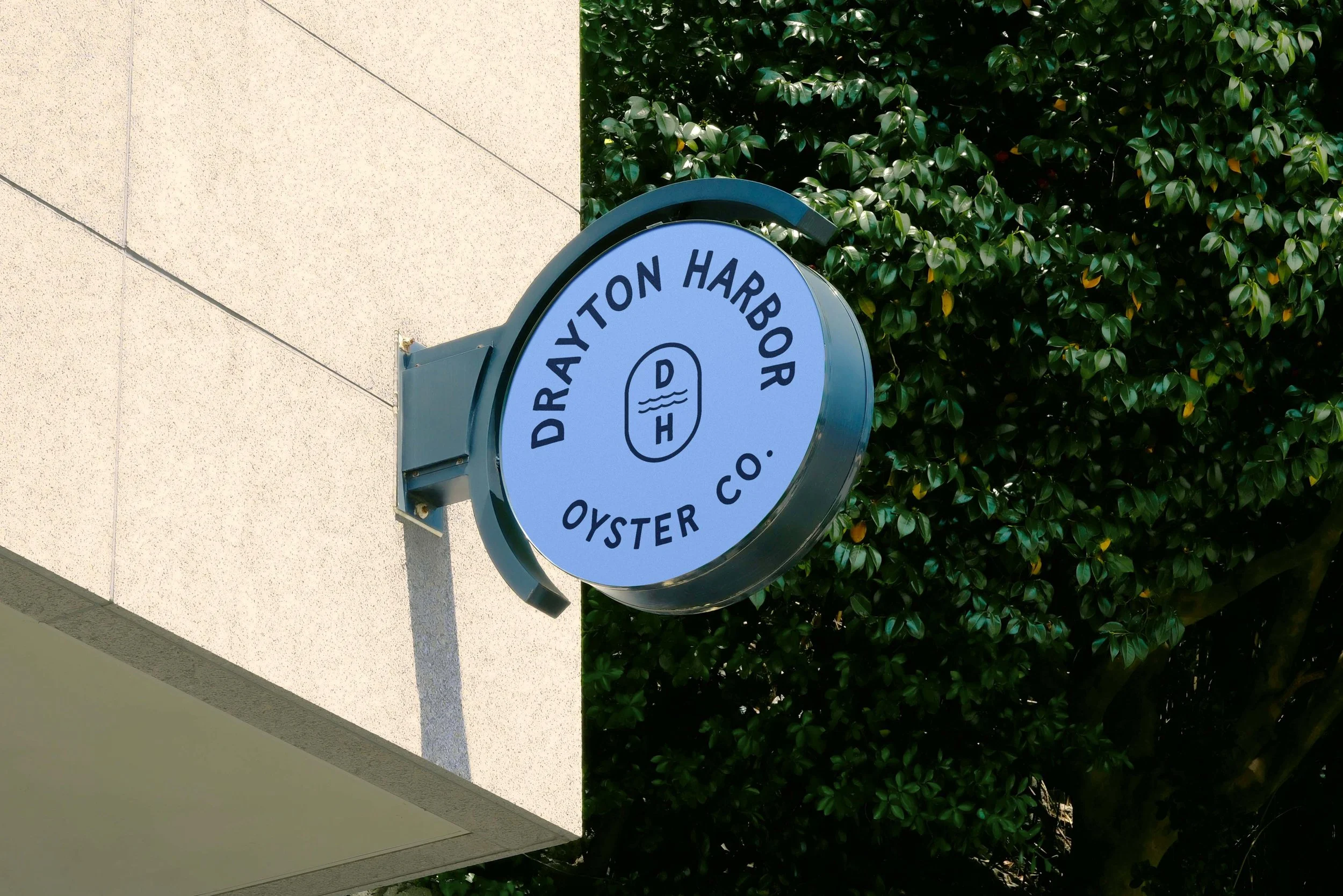 DHO_CIRCLE SIGN_MOCK.jpg