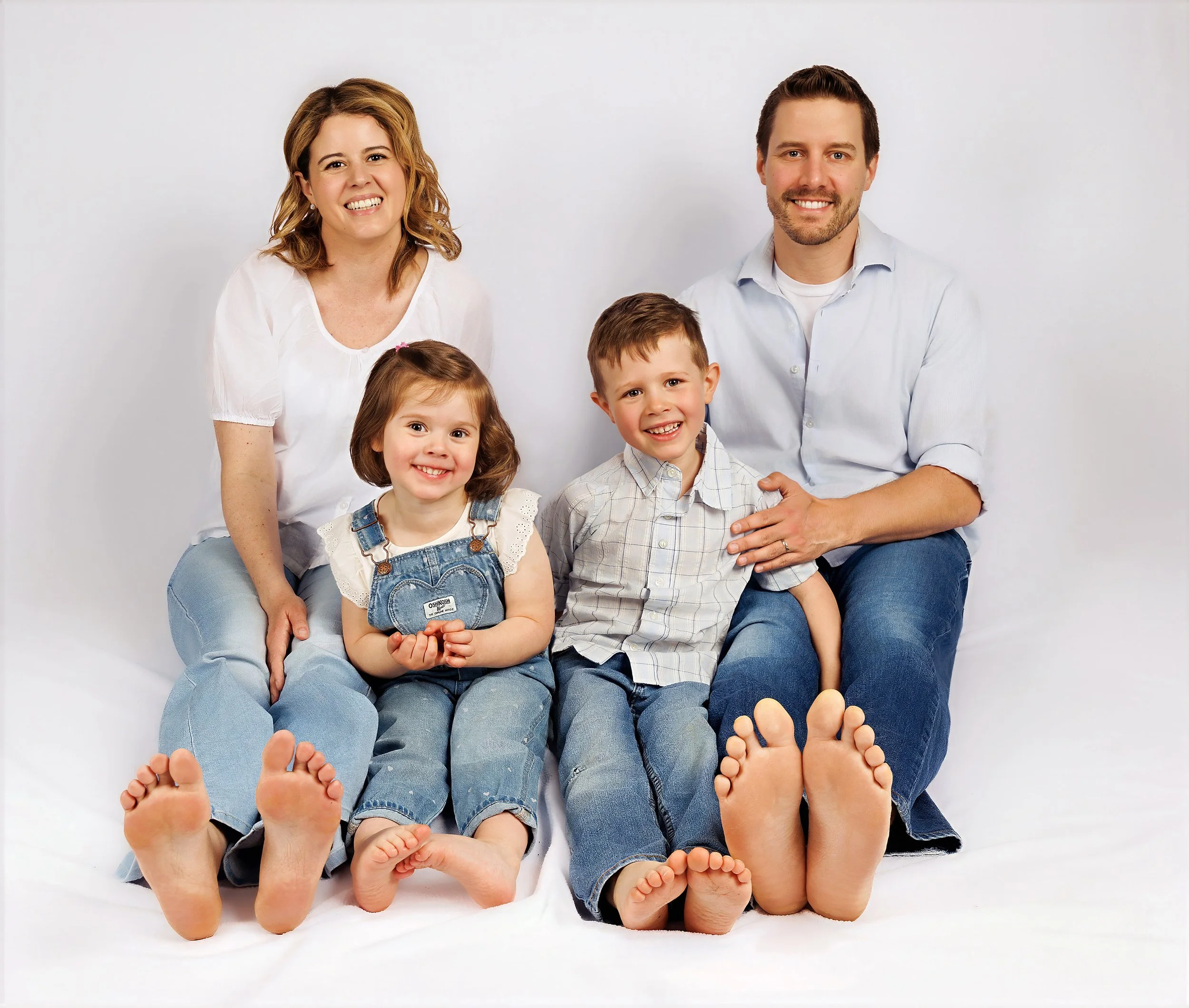 Dan & Lisa fam final feet lineup small.jpg