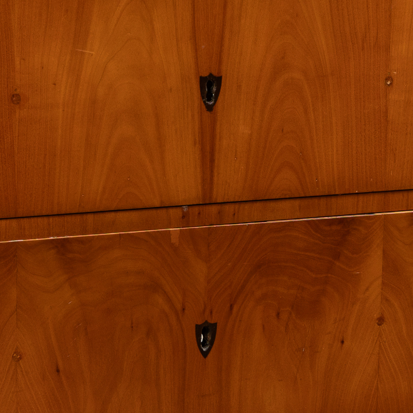 Cherry Commode Close Up.png