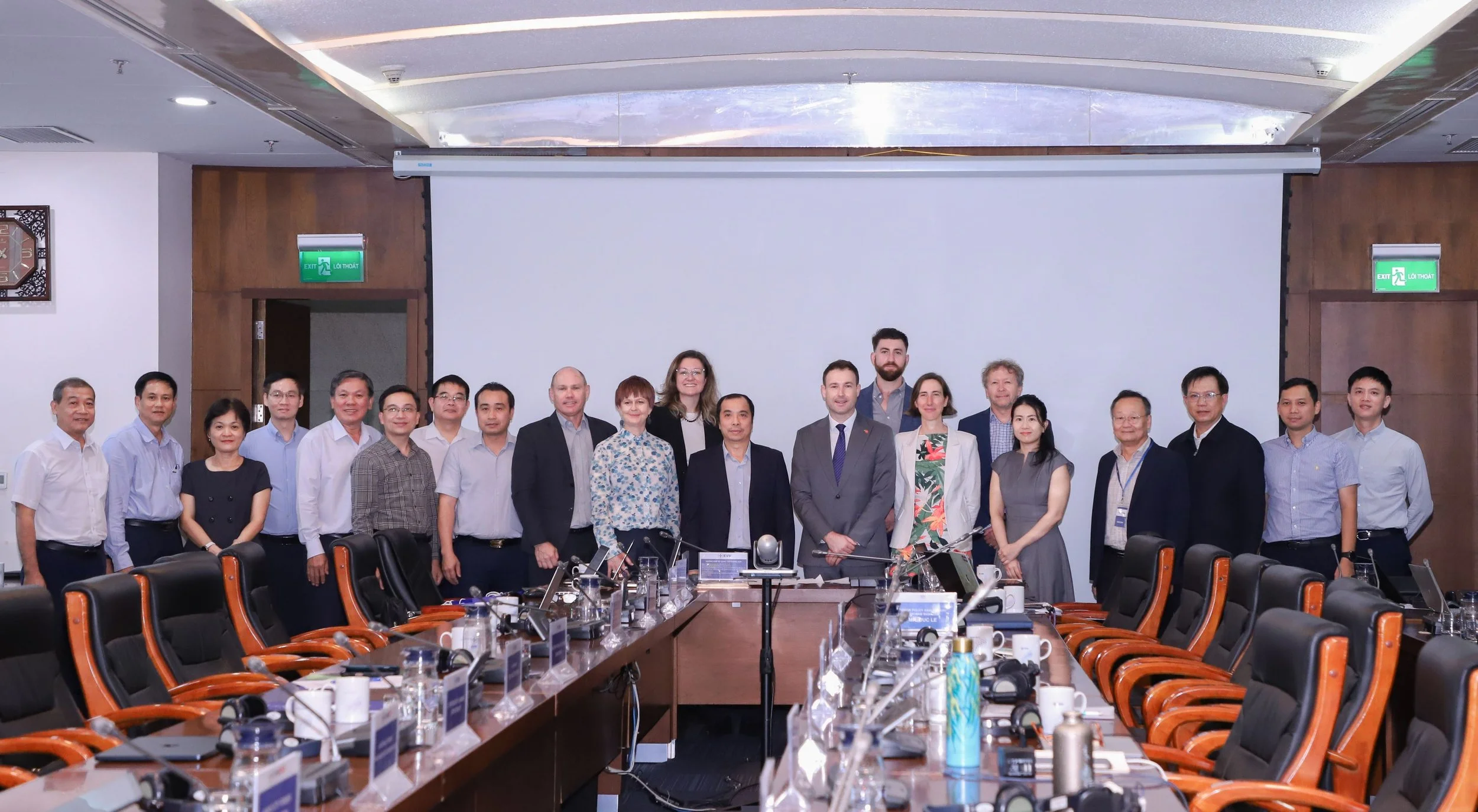 BESS Battery Energy Storage System workshop in Hanoi 2025 with Australian and Vietnamese participants