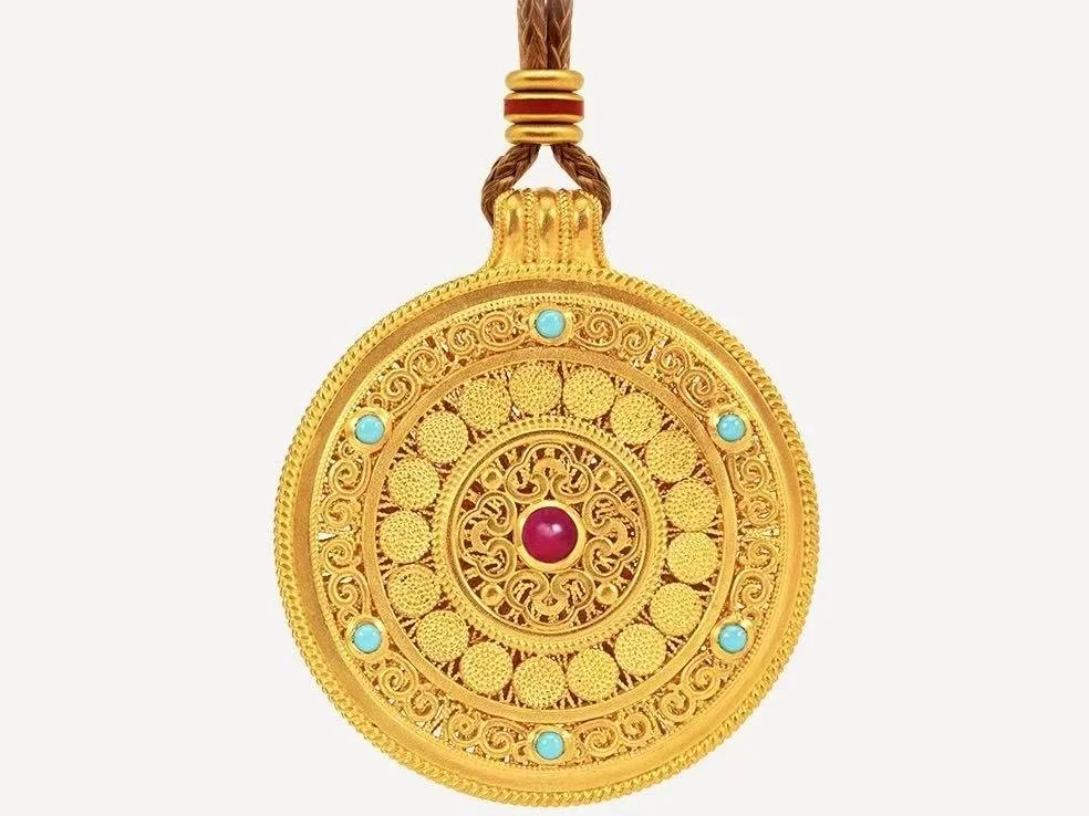 Dynasty Gold Pendant Laopu