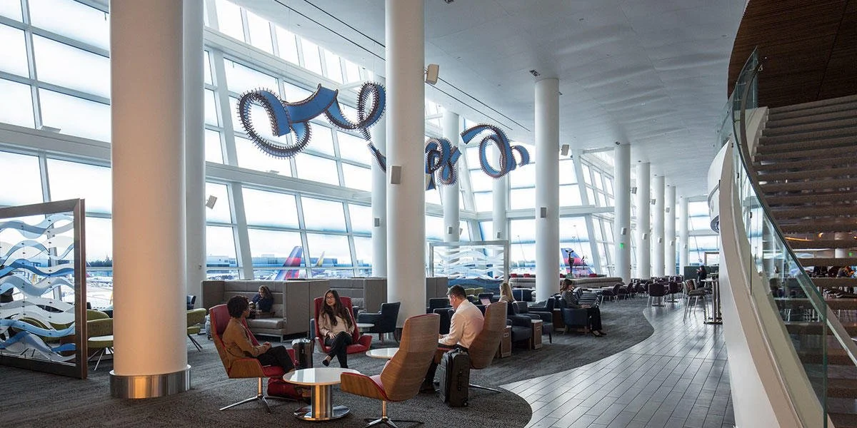 Sea-Tac Delta Sky Club Guests Enjoy Views of Mount Rainier with View Dynamic Glass