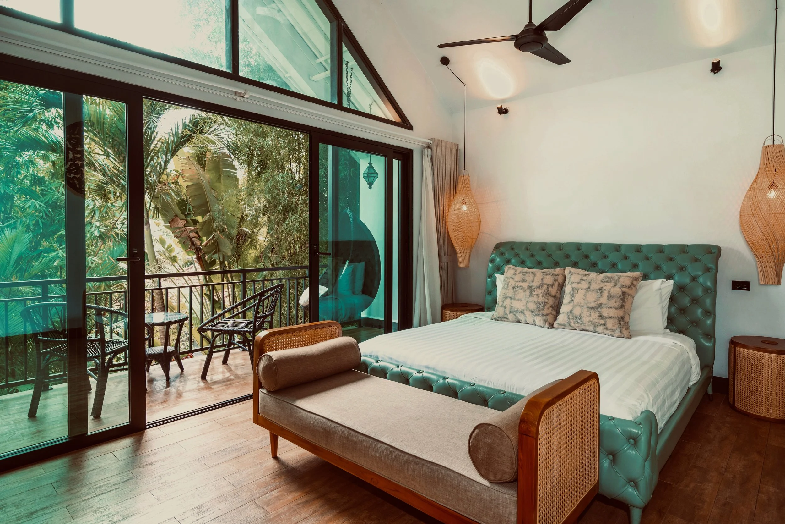 Treehouse bedroom plus balcony.jpeg