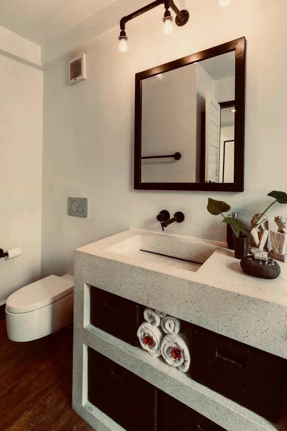 Treehouse bathroom.jpeg