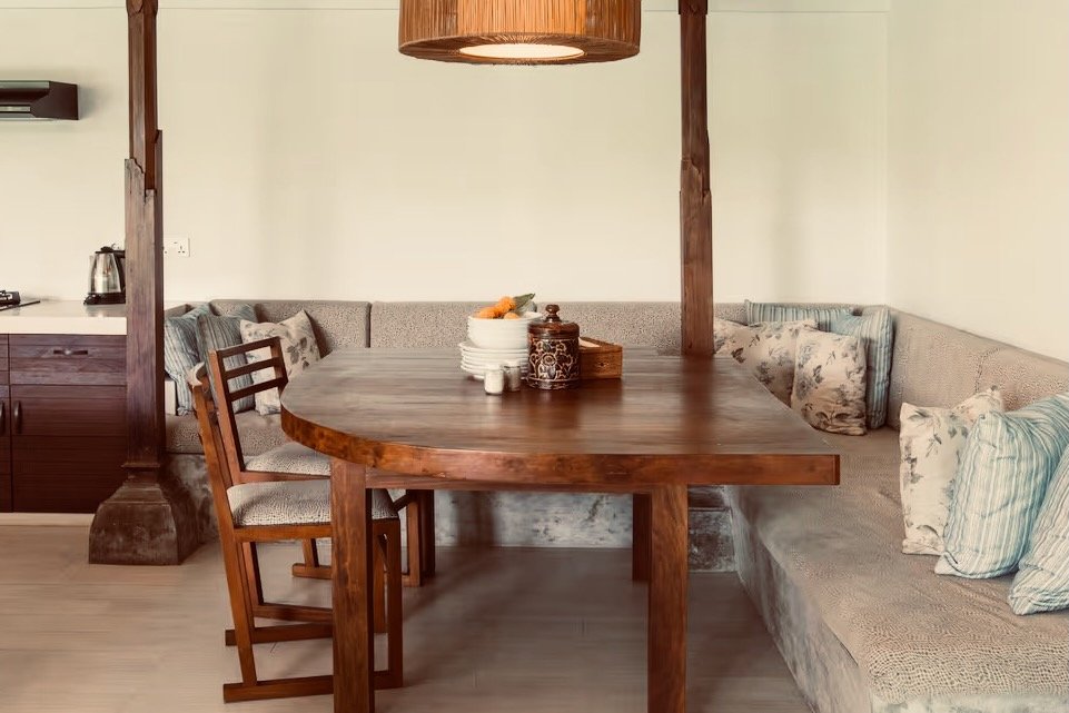 Oasis Dining room.jpeg