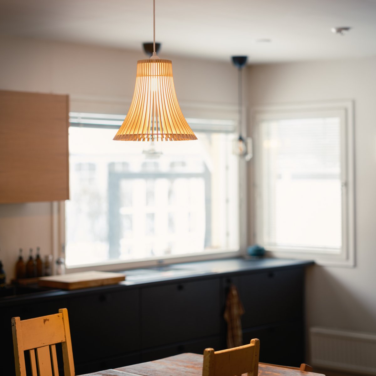 Vanerista tehty lamppu Virta.jpg