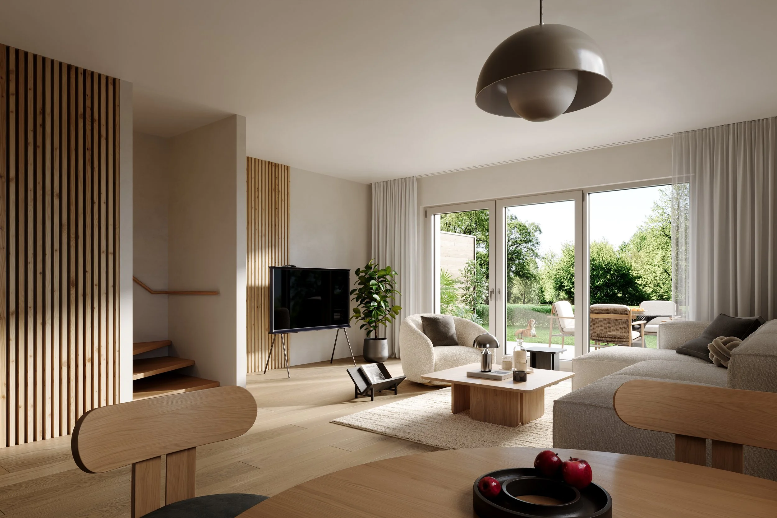 Moderne, helle Wohnzimmer mit großen Fenstern, Wohnzimmermöbeln in Naturtönen, Holzdekoration, direktem Blick auf den Garten