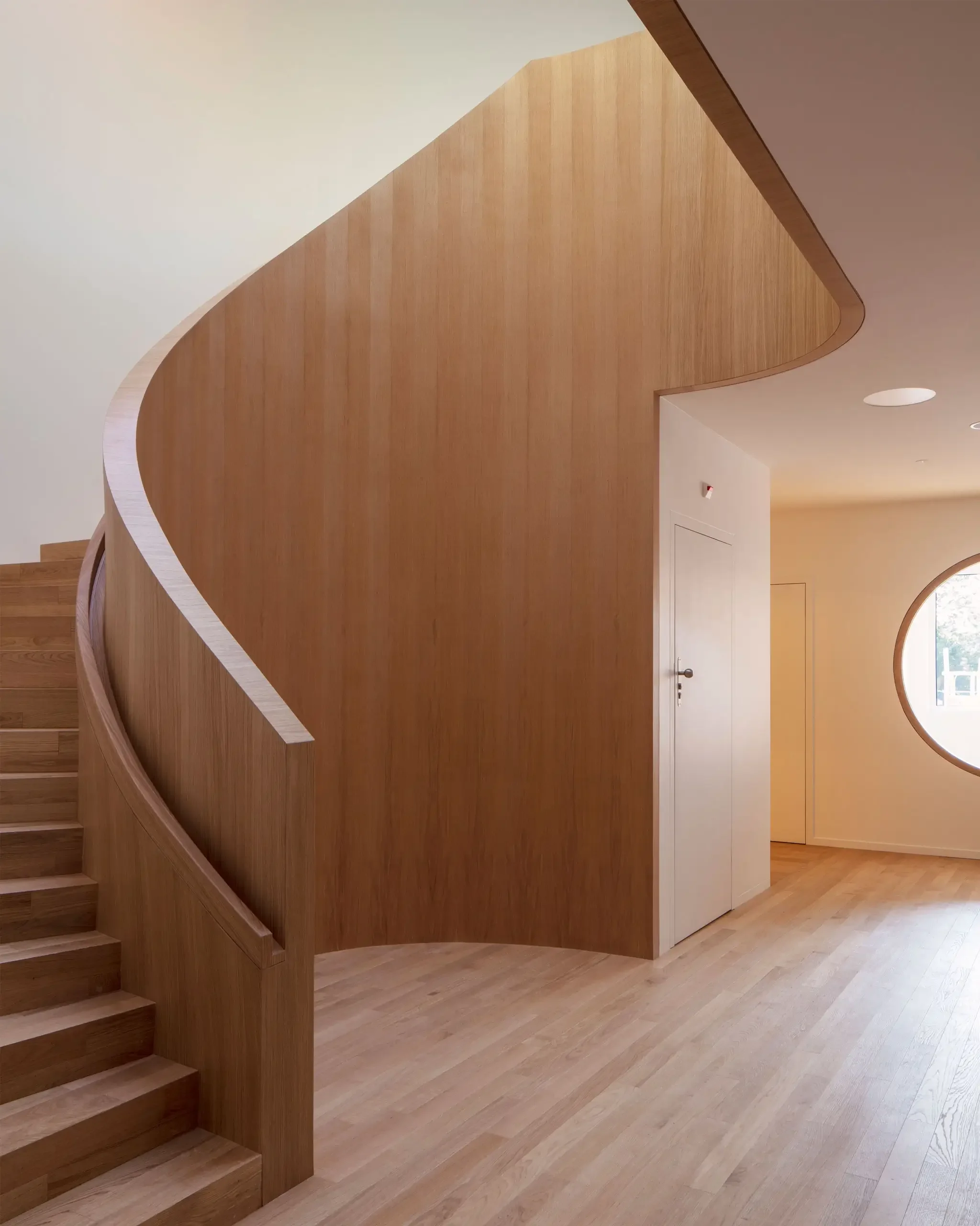Carneiro_Architectes-Creche_restaurant_centre_sportif_Troinex-02.webp