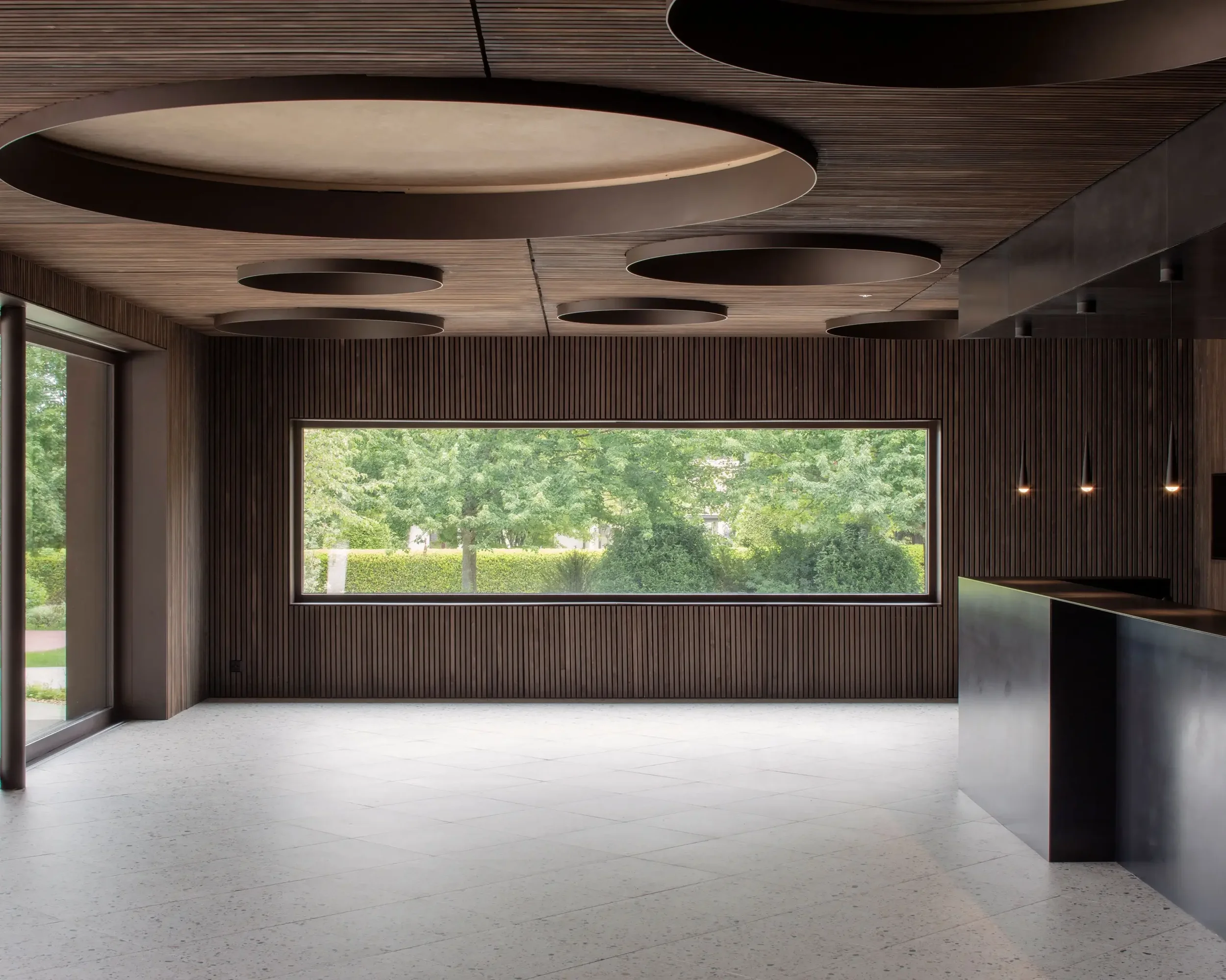 Carneiro_Architectes-Creche_restaurant_centre_sportif_Troinex-08.webp