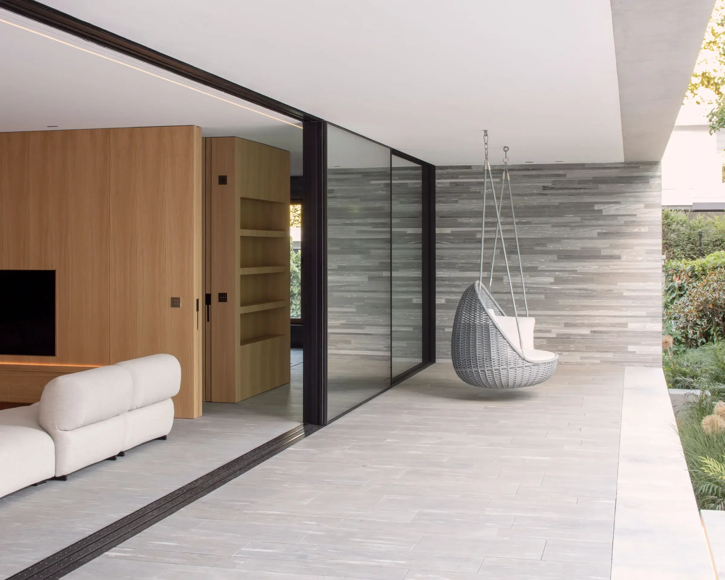 Carneiro_Architectes-Pool_House_Chene-Bougeries-008.webp