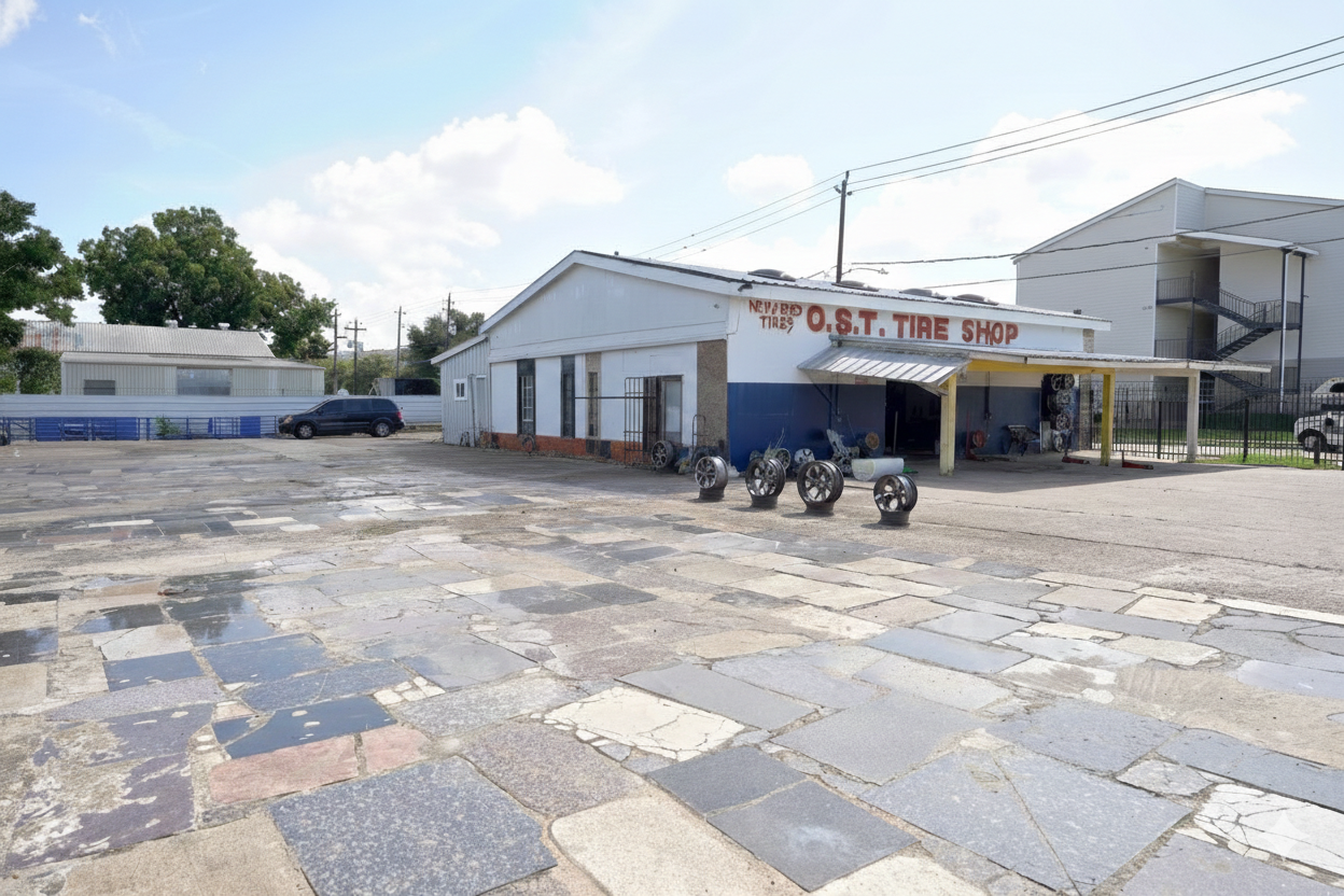 Gated interior parking yard at 6524 Del Rio St Houston TX commercial property