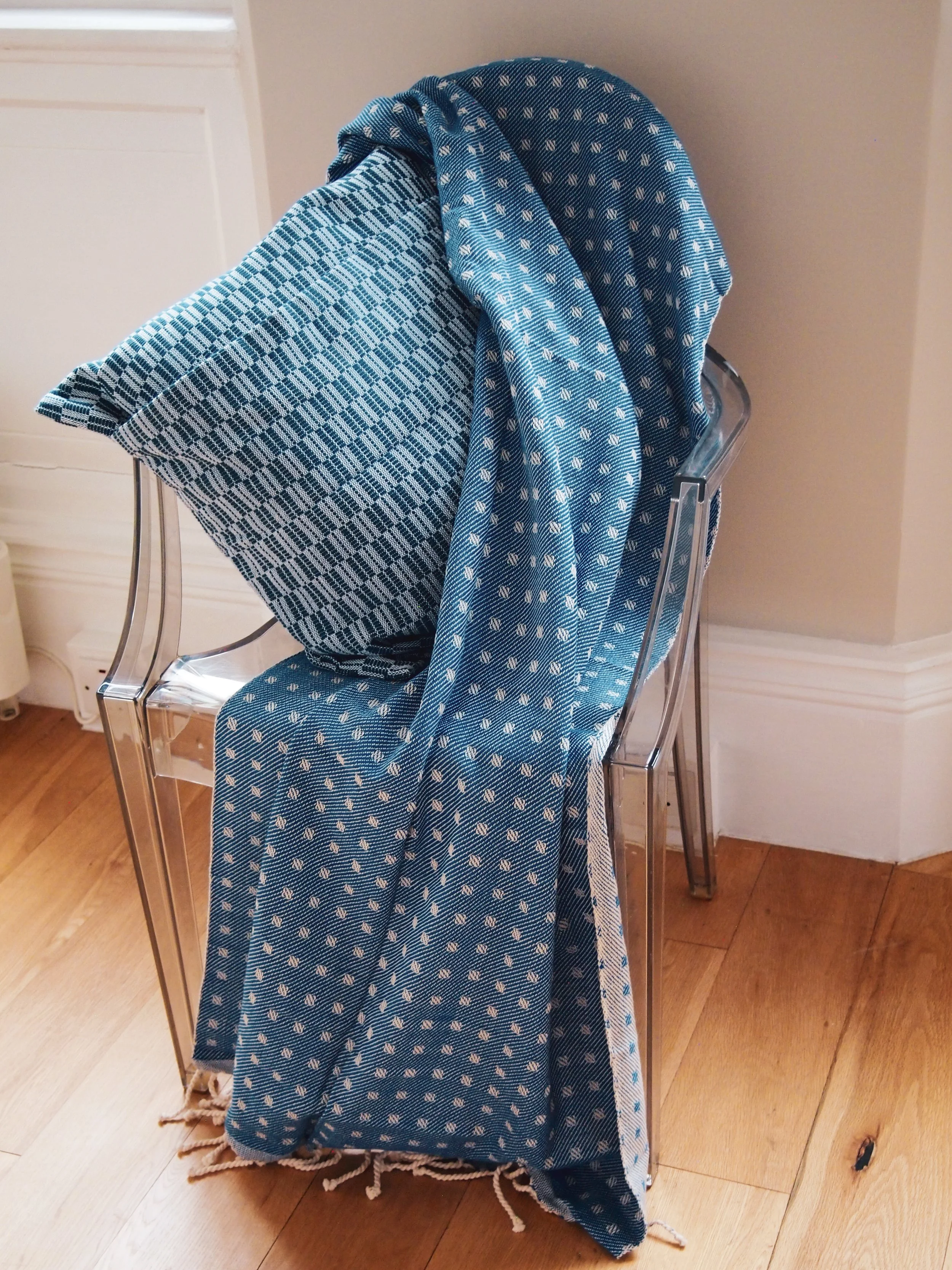 10) Blue Cushion & Throw.JPG