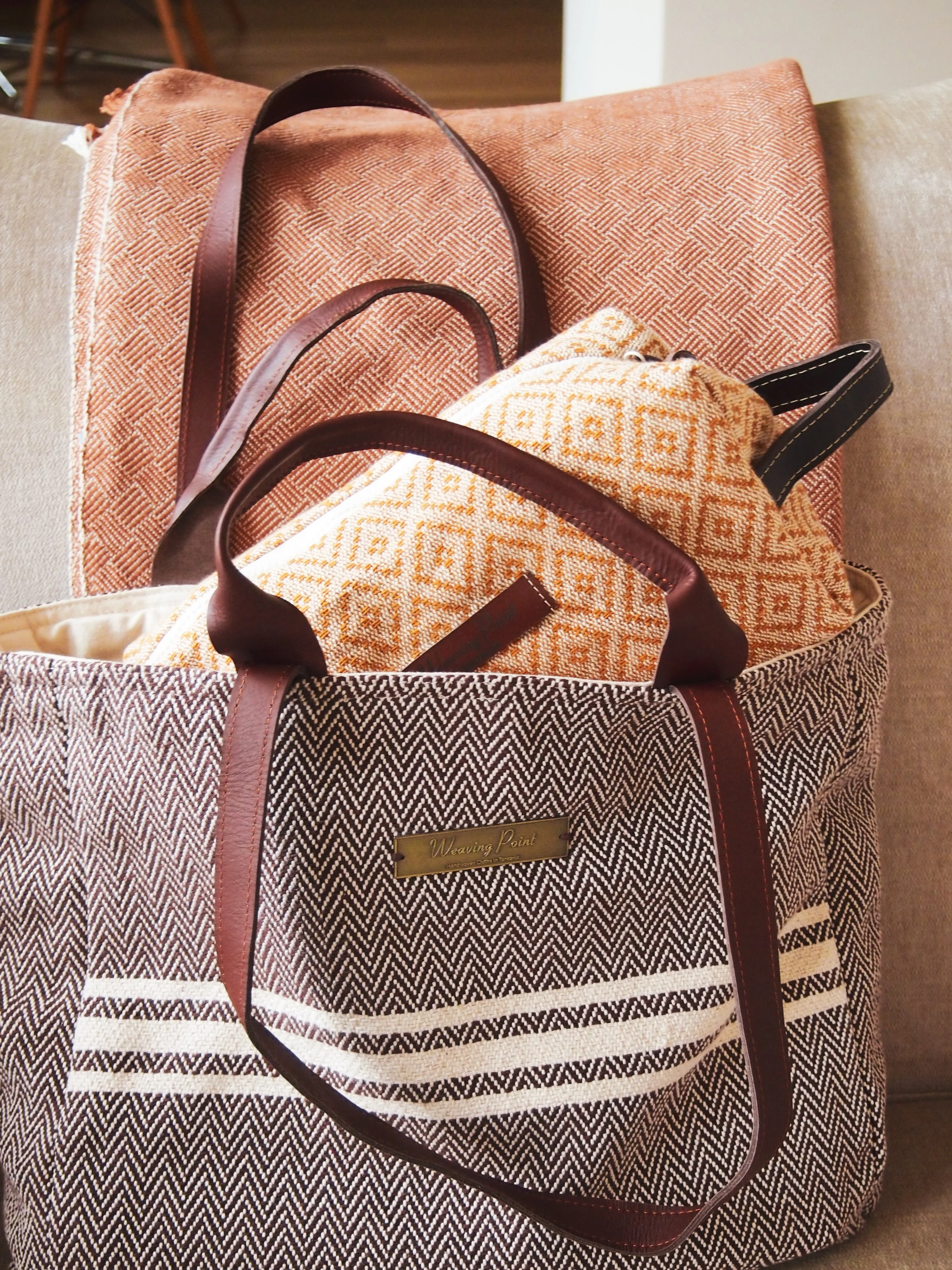 Weaving Point Handloomed Tote Bag & Wash bag(6).JPG