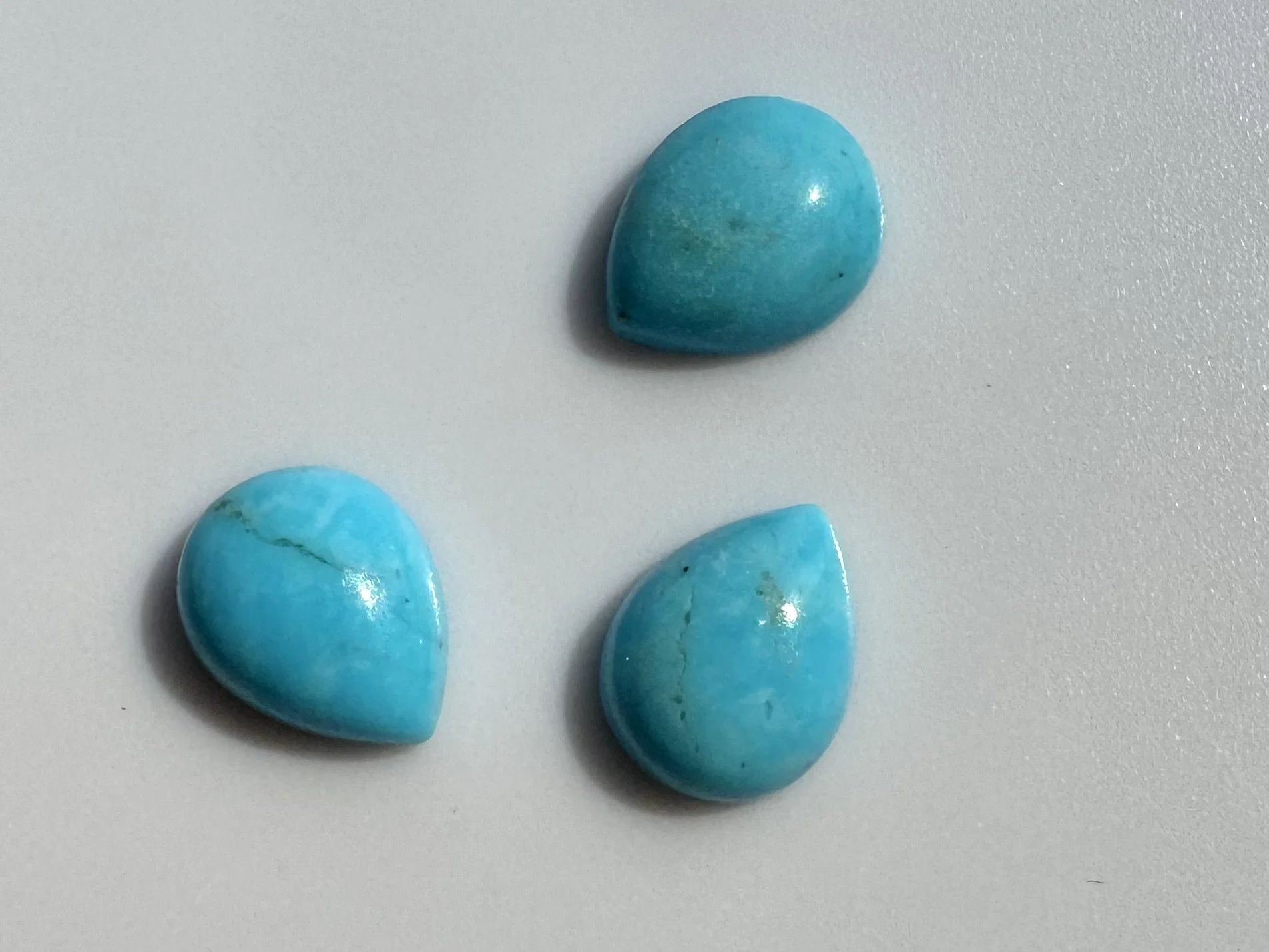 Turquoise, Pear cabochon - 8.7 x 7.1 x 3.5 mm, No Heat, Arizona (USA)