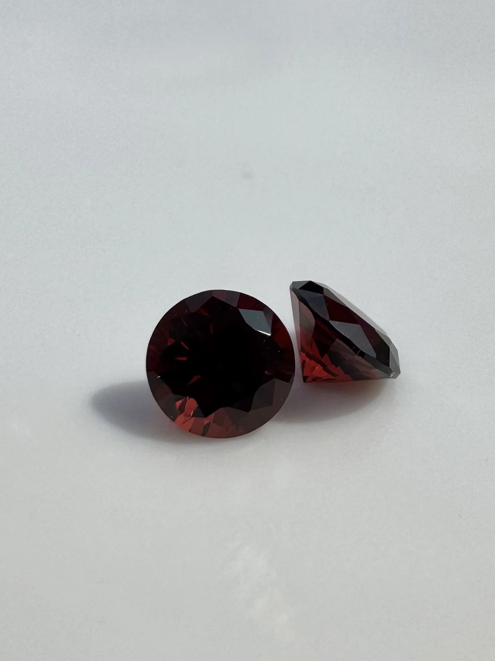 Red Garnet, Star Cut - 3,5 x 2,5 mm/ Round diamond cut - 5 mm, No Heat, Mozambique