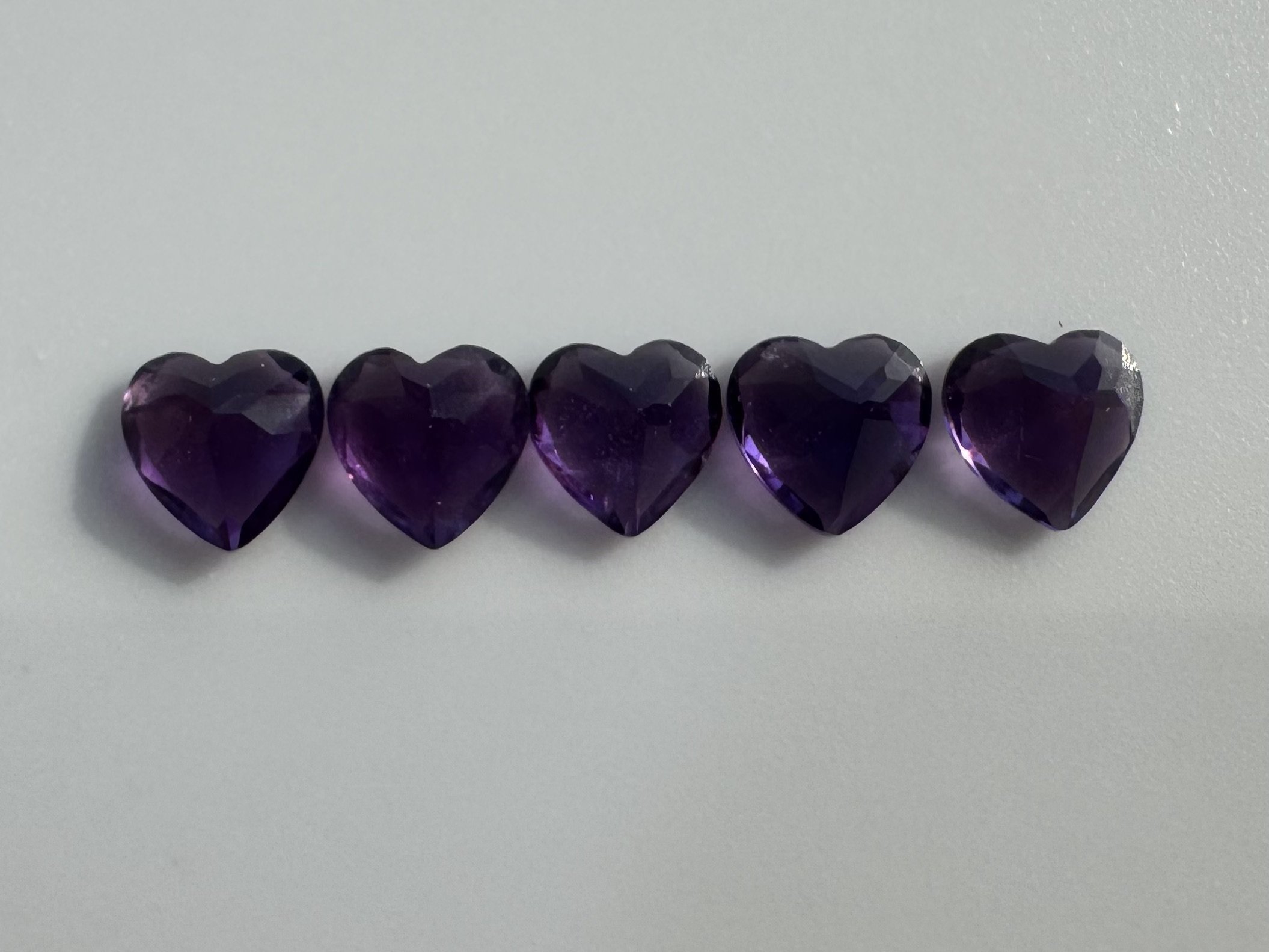 Purple Amethyst, Heart shape- 5 x 5 x 3.1 mm, No Heat, Africa / Uruguay