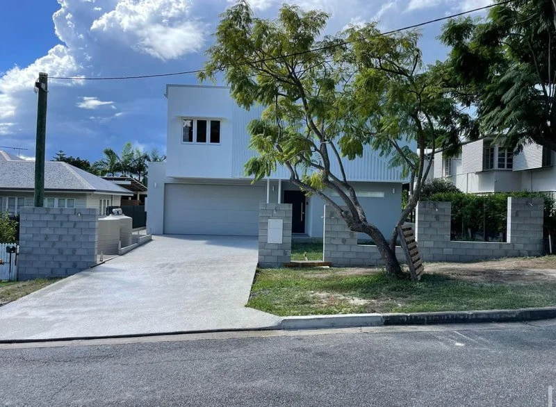 wide pillar-front-block-fence-sloped.jpg