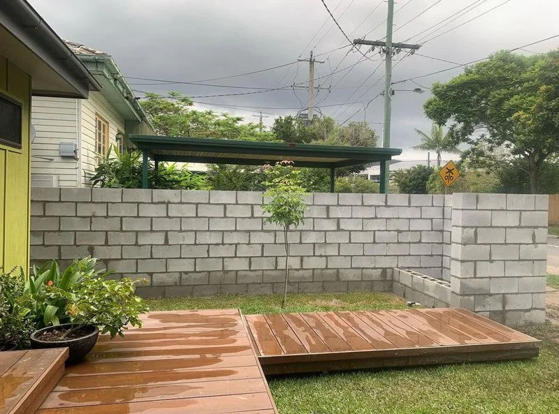 courtyard-block-wall-planter.jpg