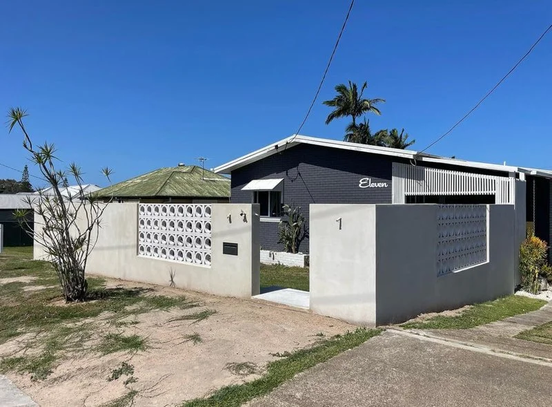 white-circle-breeze-block-wall-fence-wynnum.jpg