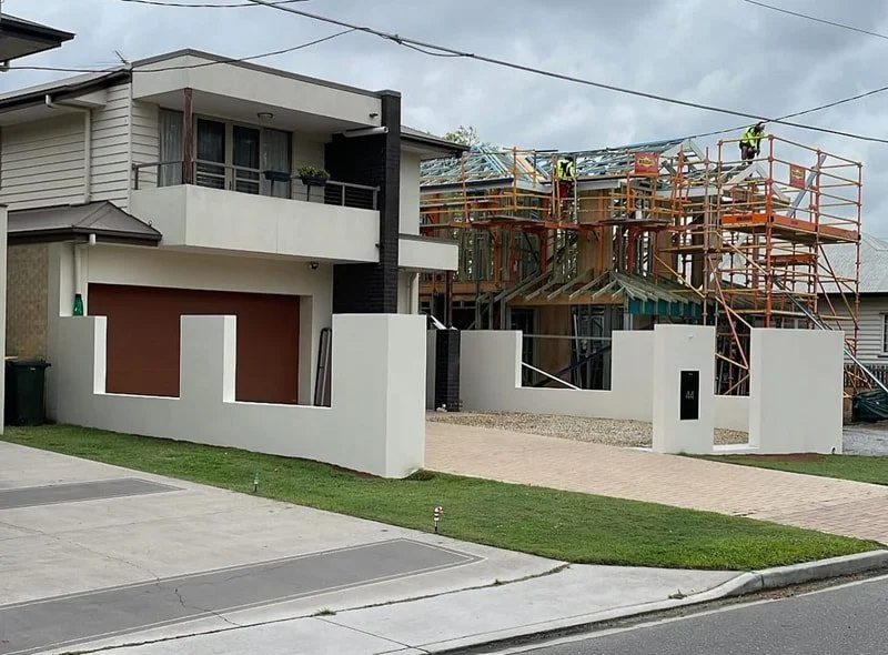 front-entrance-rendered-block-wall-fence-virginia.jpg