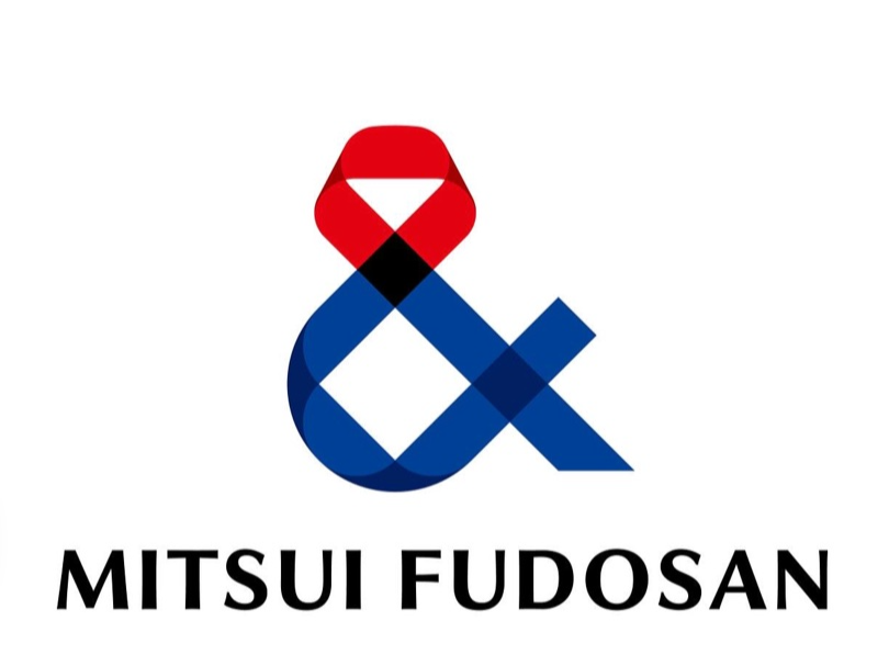 三彩色のデザインロゴと「MITSUI FUDOSAN」の文字