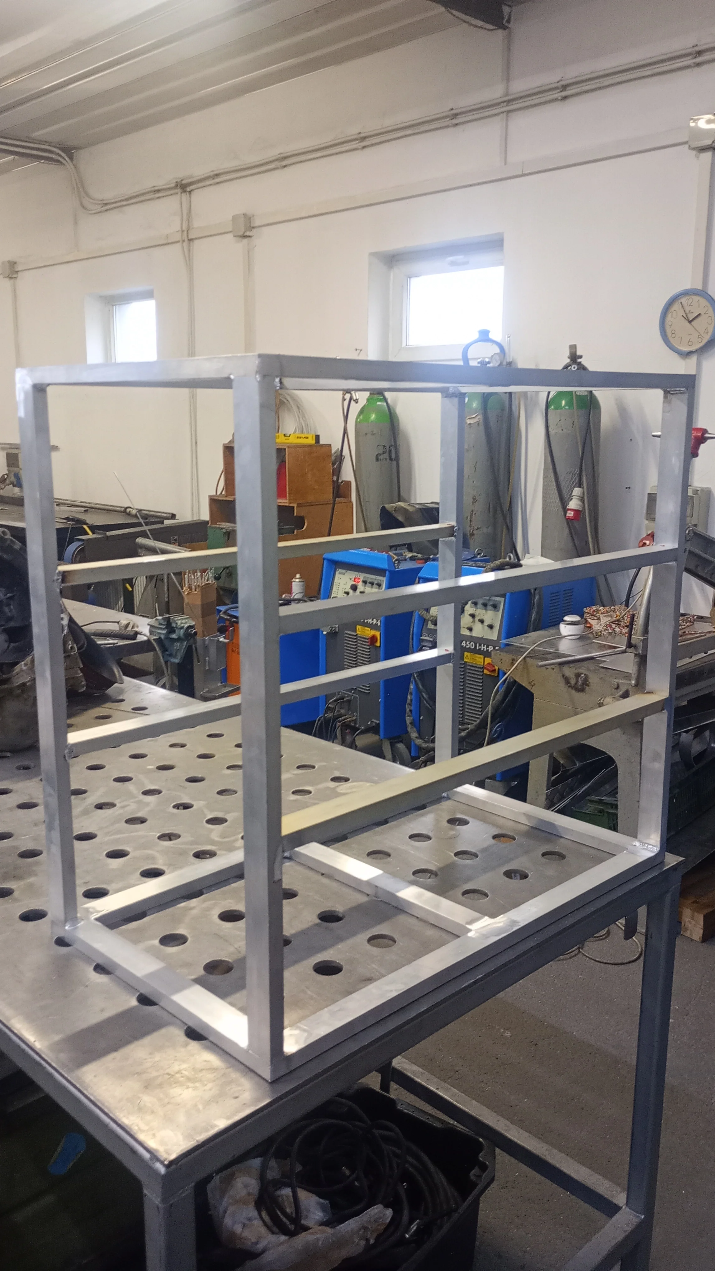 Aluminium könnyűszerkezetes váz