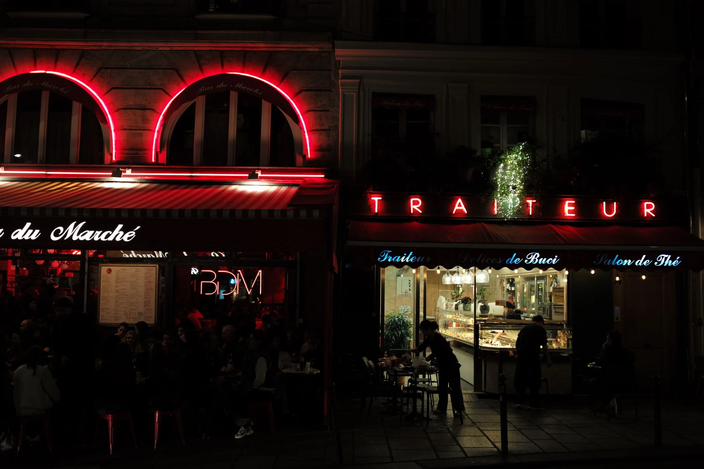 Paris_traiteur_night.JPG