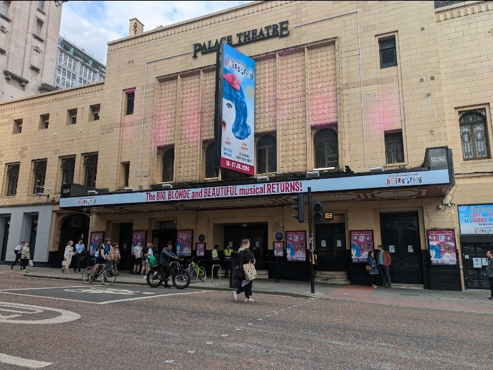 The lighting on the tour of Hairspray that I viewed at the Palace Theatre in Manchester was really intriguing to me — it used big sweeping colourful lights to immediately remind you that you weren't actually there. It almost reminded me of a TV show 