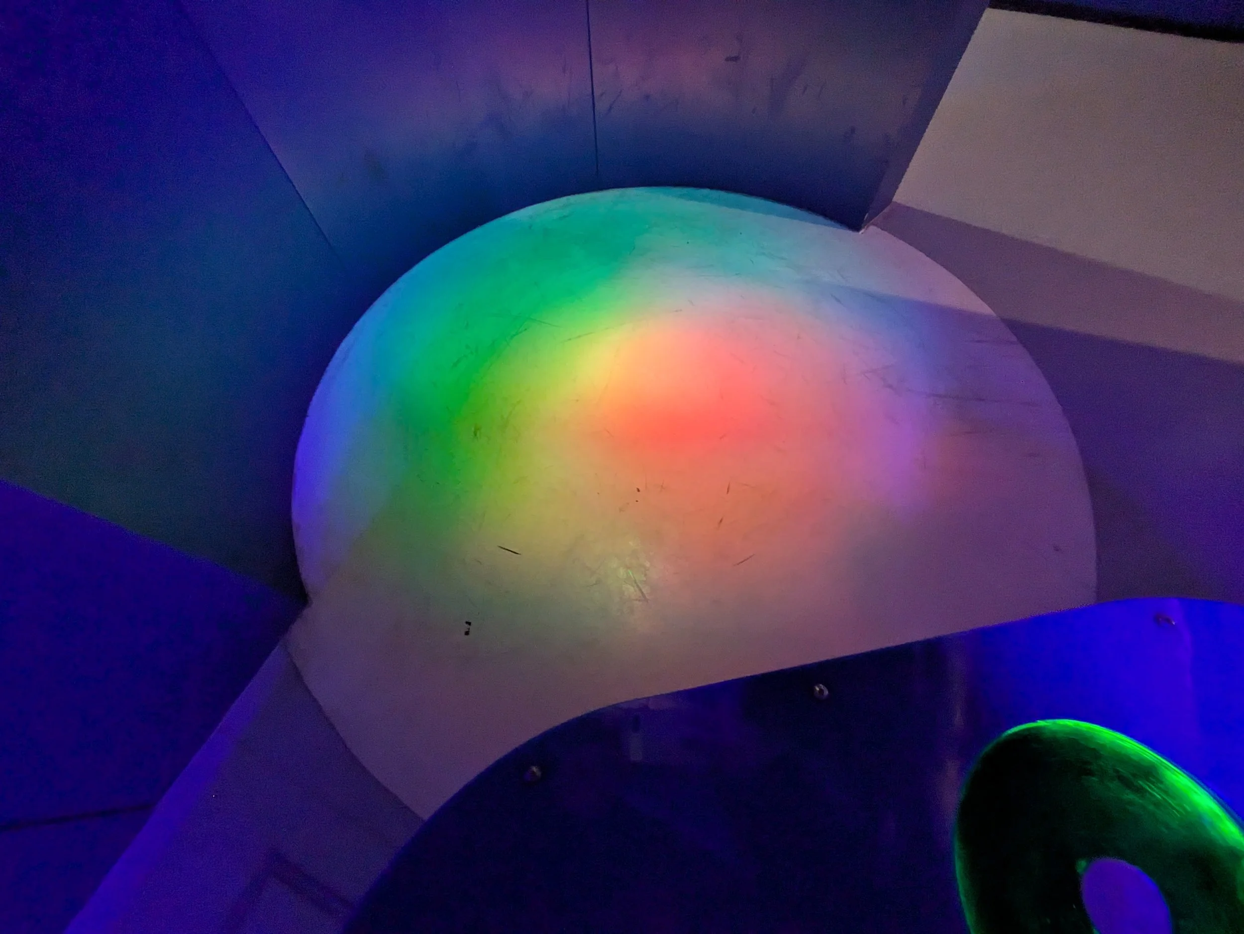 I love to find ways to practice lighting when I'm out and about, and one of the amazing opportunities I had was at the Science and Industry museum in Manchester, where you can practice colour mixing.