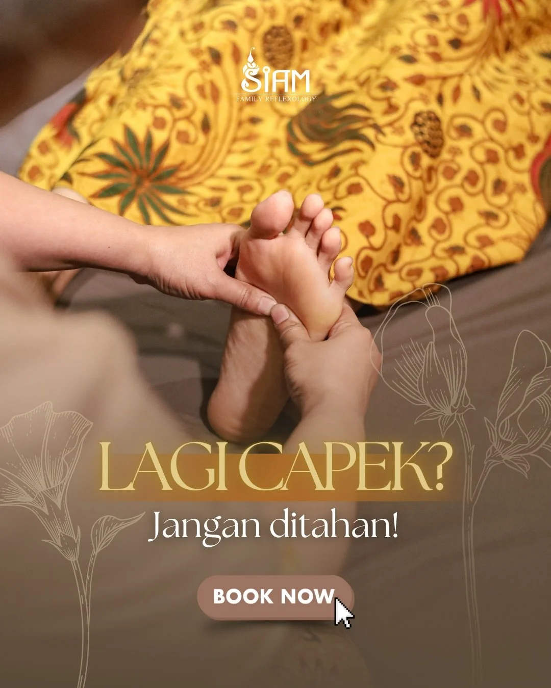 Capek itu bukan cuma badan.
Kadang pikiran juga bisa ikut capek 🎧🍃

Saatnya kasih tubuh jeda sejenak lewat sentuhan relaksasi yang bikin badan lebih ringan dan pikiran lebih tenang.
Yuk, manjakan diri dengan me-time di SIAM Family Reflexology
Book 