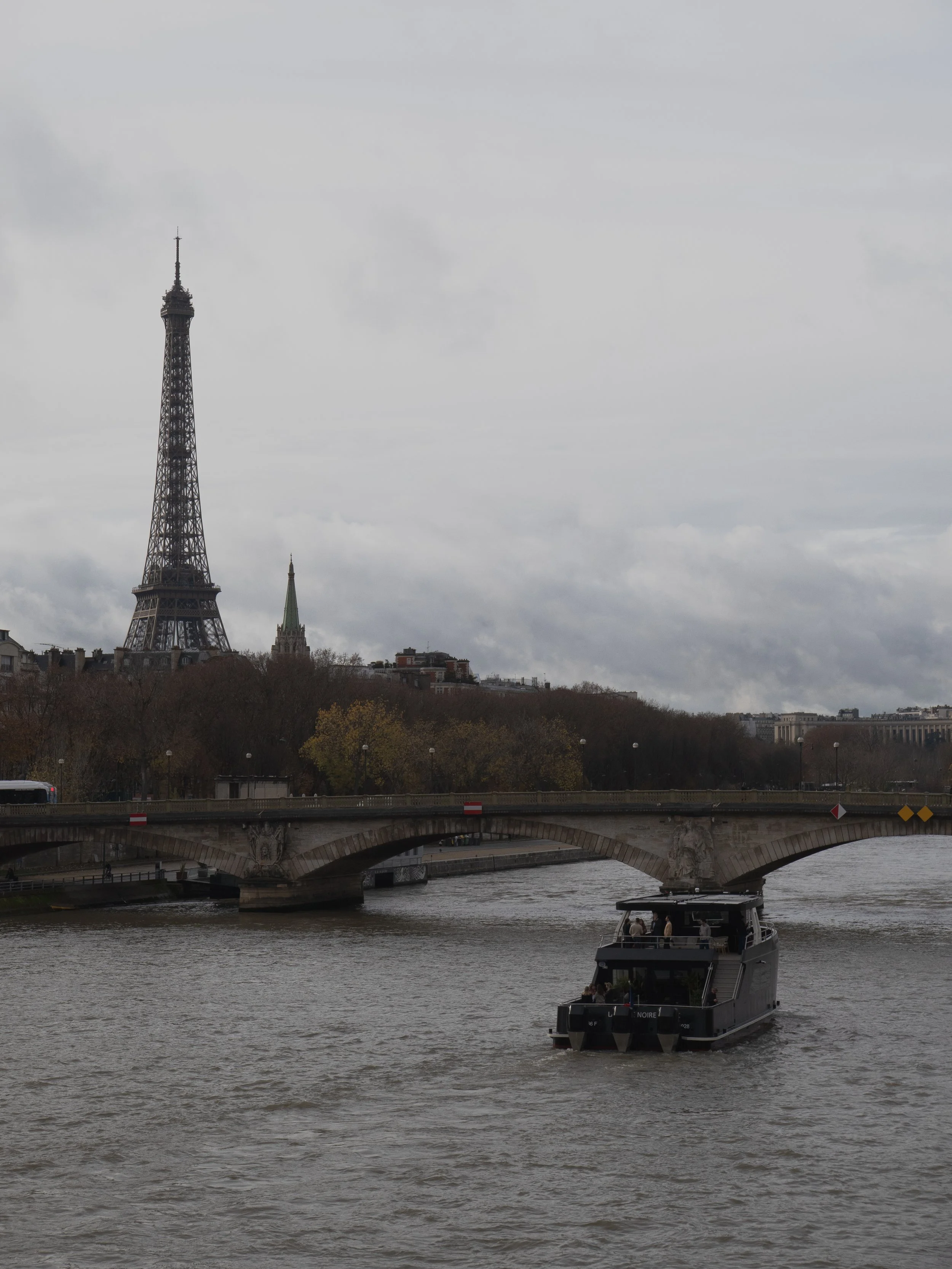 Paris_Boat.jpg