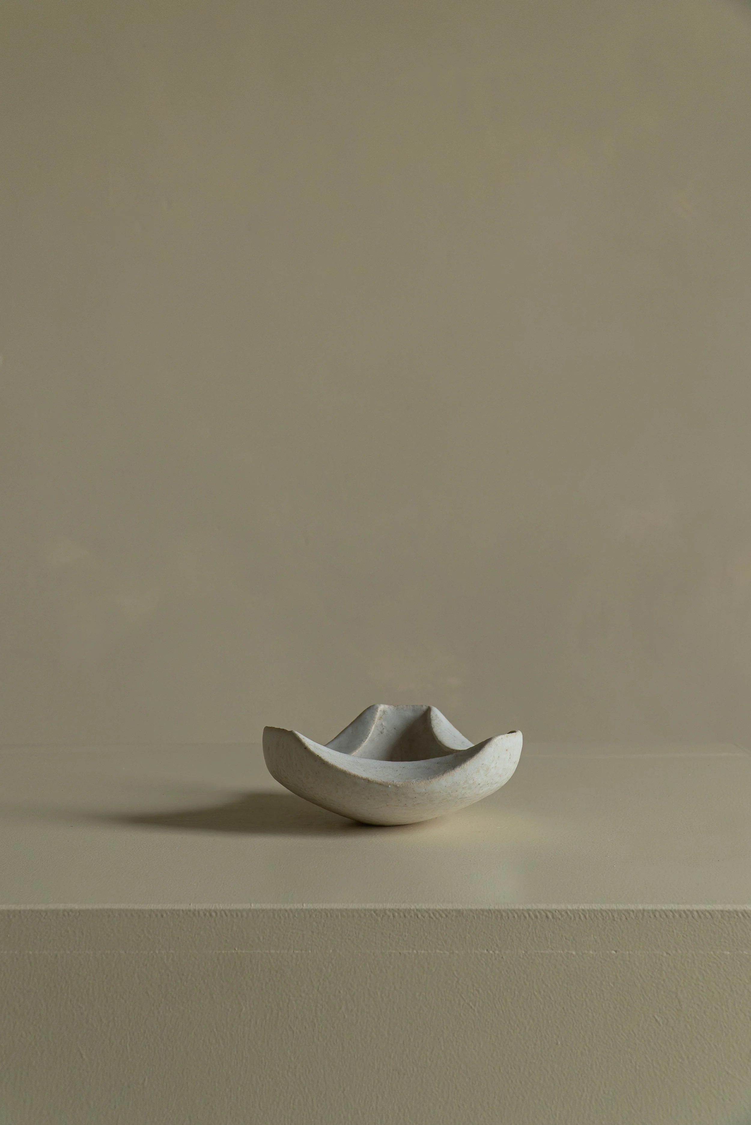 FACETED BOWL I