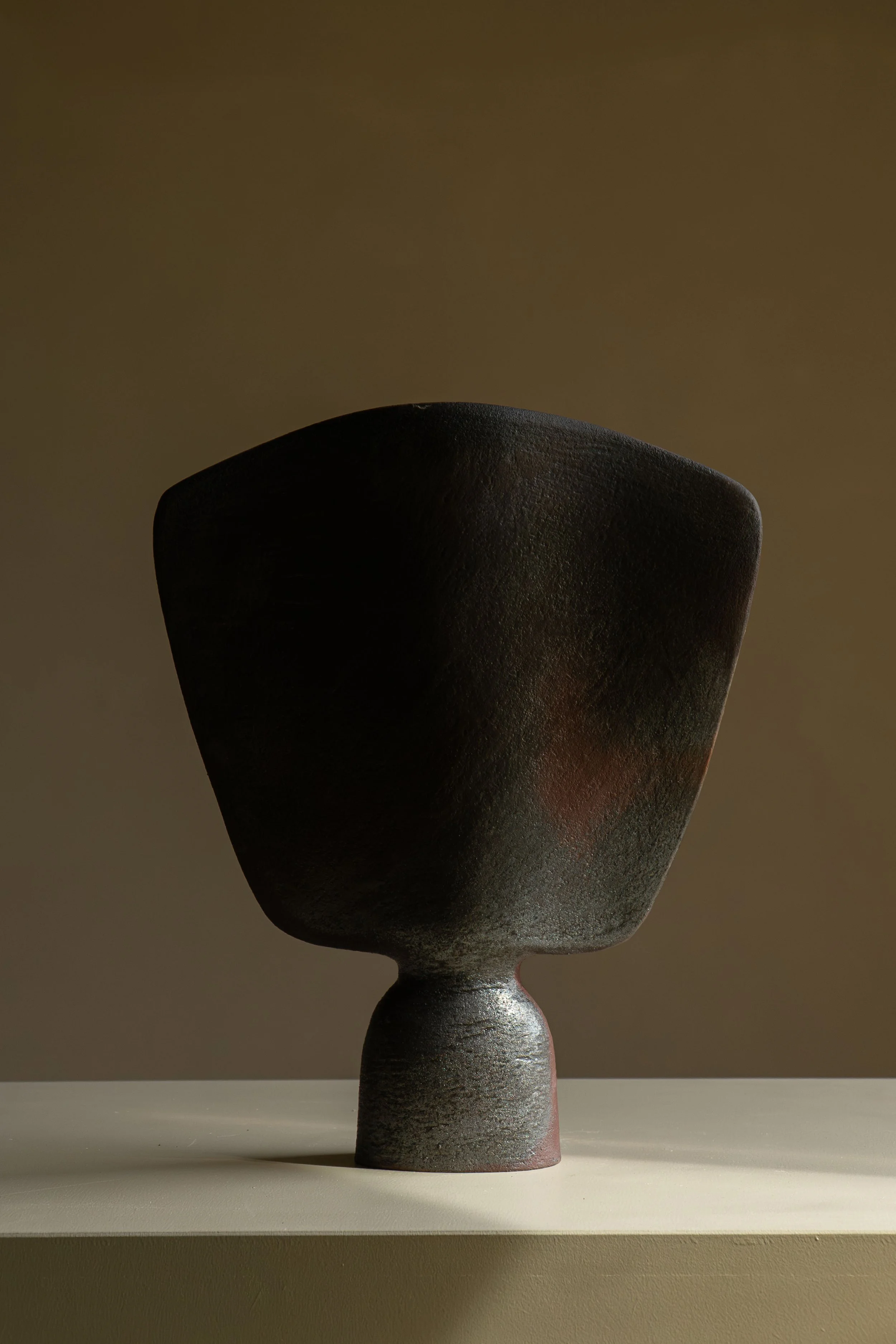 DANAÏDE STONEWARE VASE