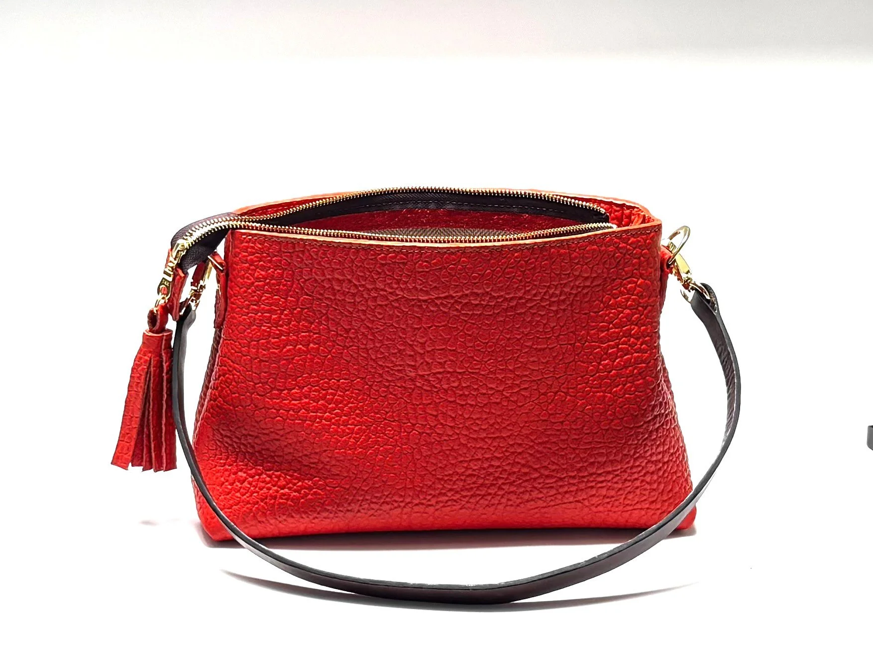Meadow and Hide leather bag with vegetable tanned strap.jpeg