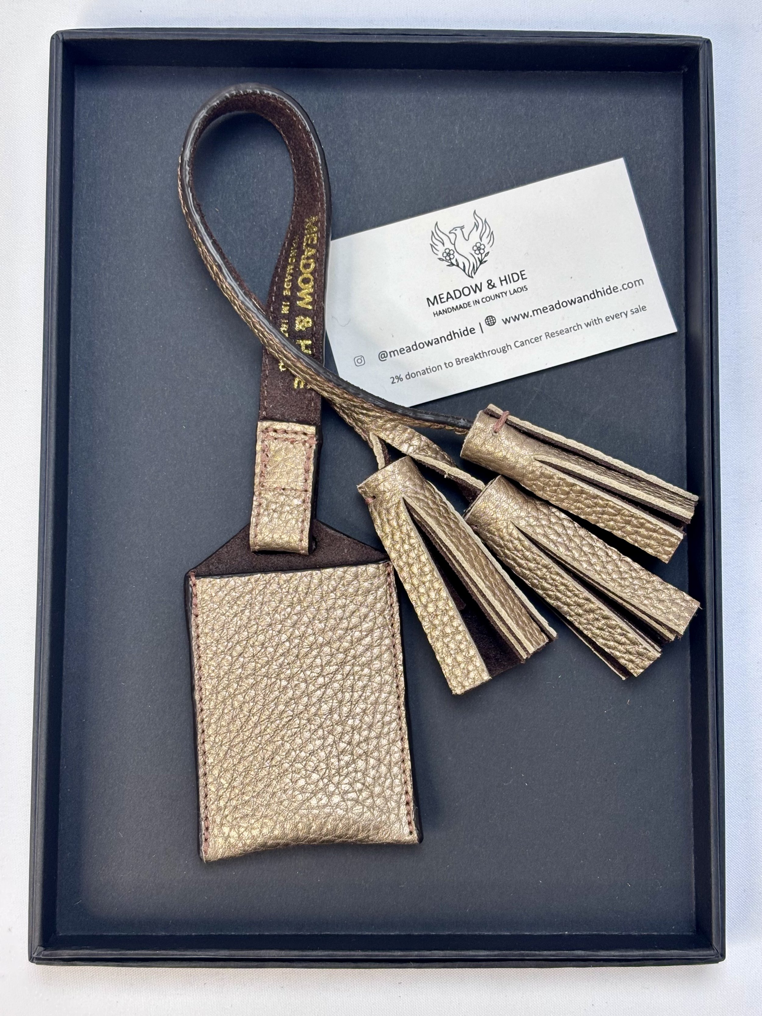 Meadow & Hide togo leather luggage tag with tassels, lined in brown seude, gift boxed