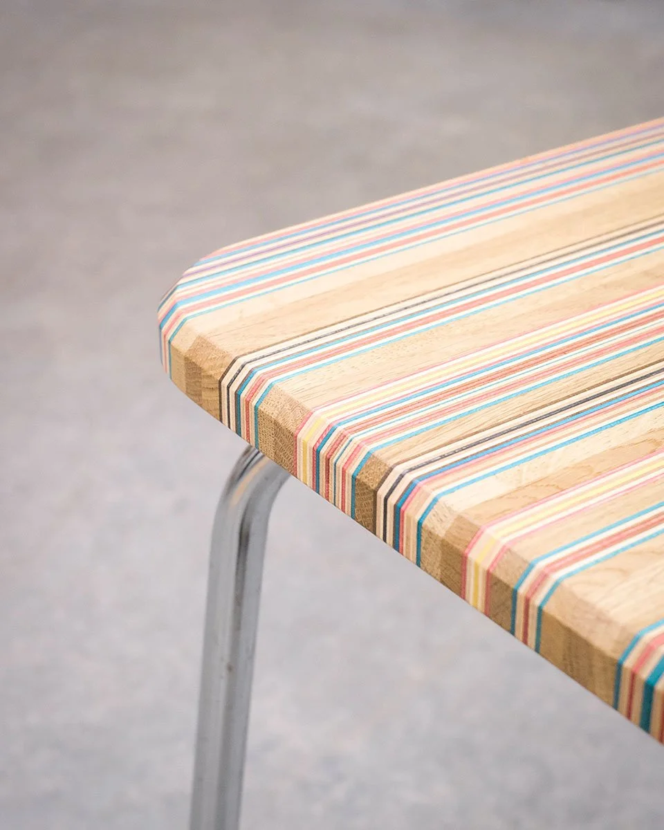 Design-Sitzmöbel aus recycelten Skateboards: Jedes Stück ein handgefertigtes Unikat.