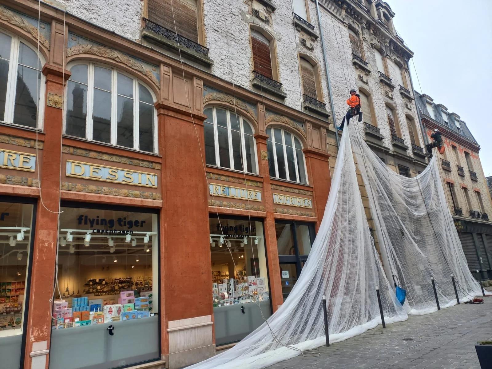 Pose de filet anti chute de pierre