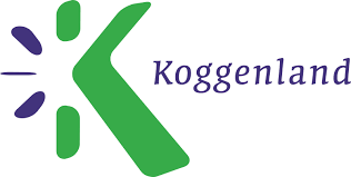 Logo van Koggenland met een groene en paarse grafische element en de tekst 'Koggenland'.
