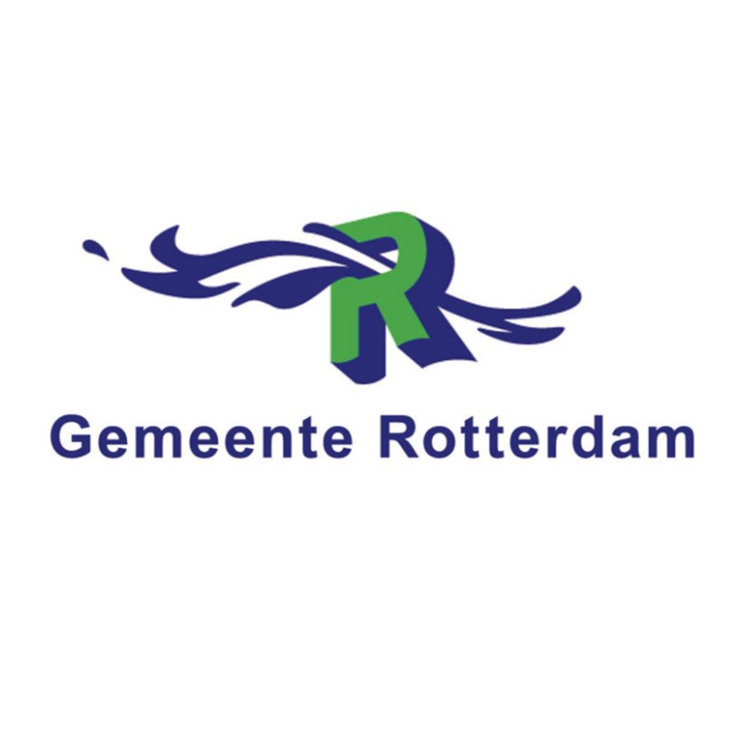 Logo van de gemeente Rotterdam met een groene en blauwe 'R' en waterachtige lijnen