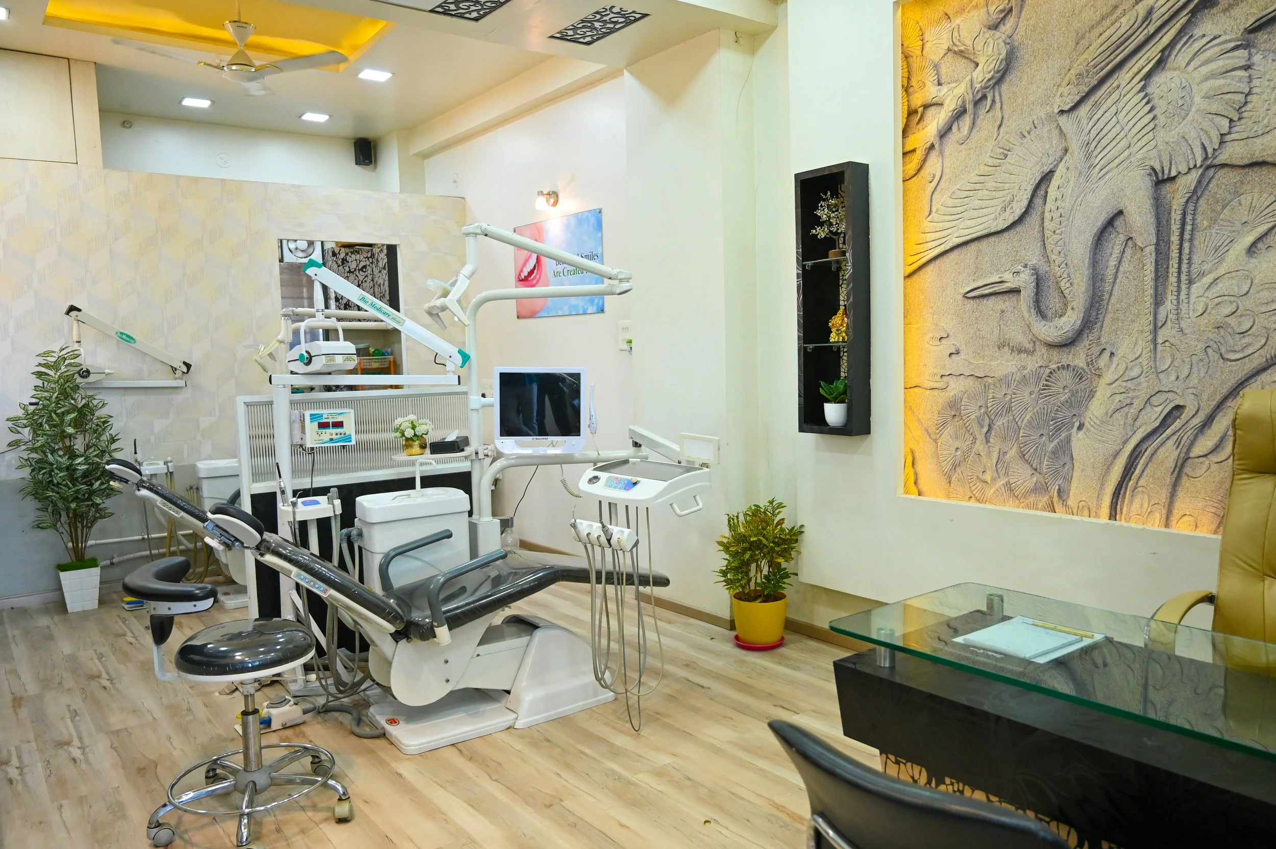 samadhan dental clinic hero image
