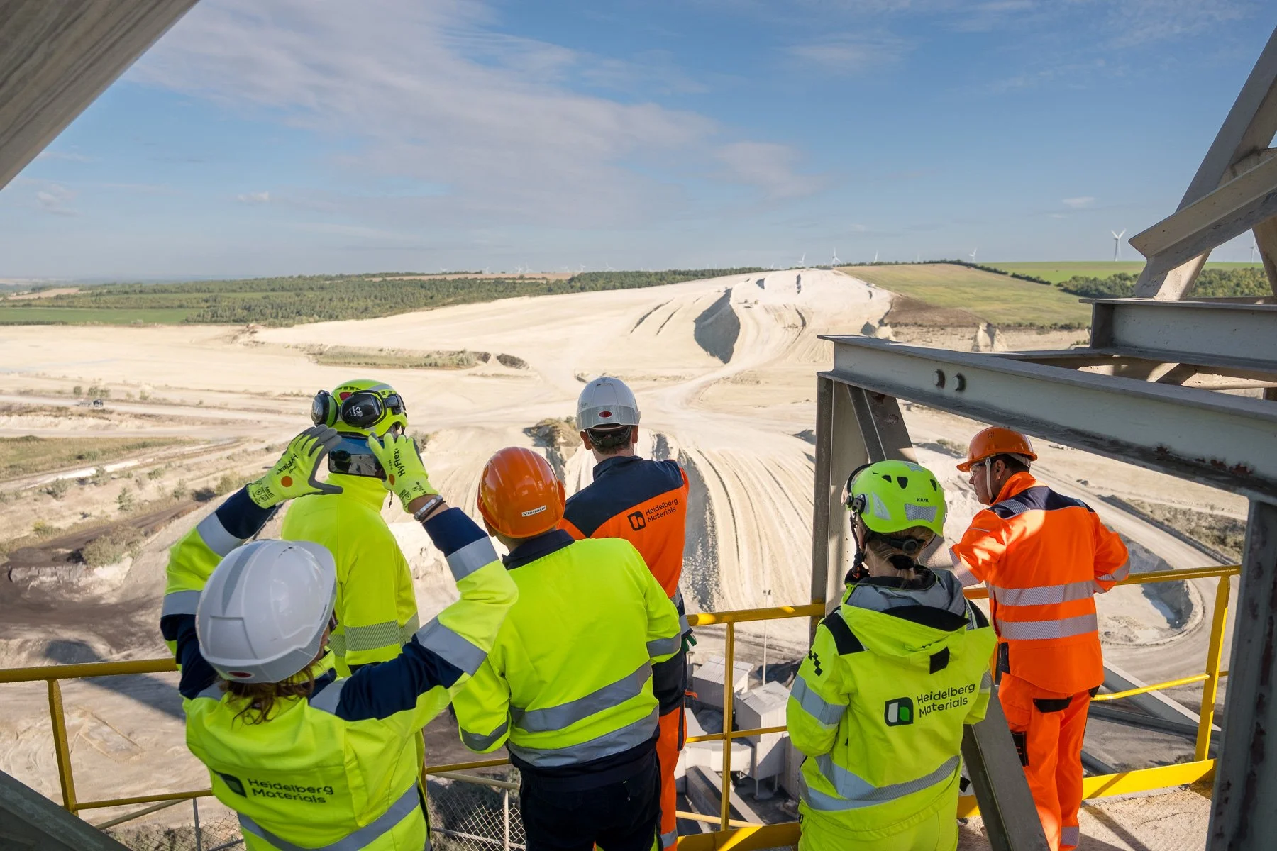 Photo de groupe en EPI  issue d'un reportage en entreprise